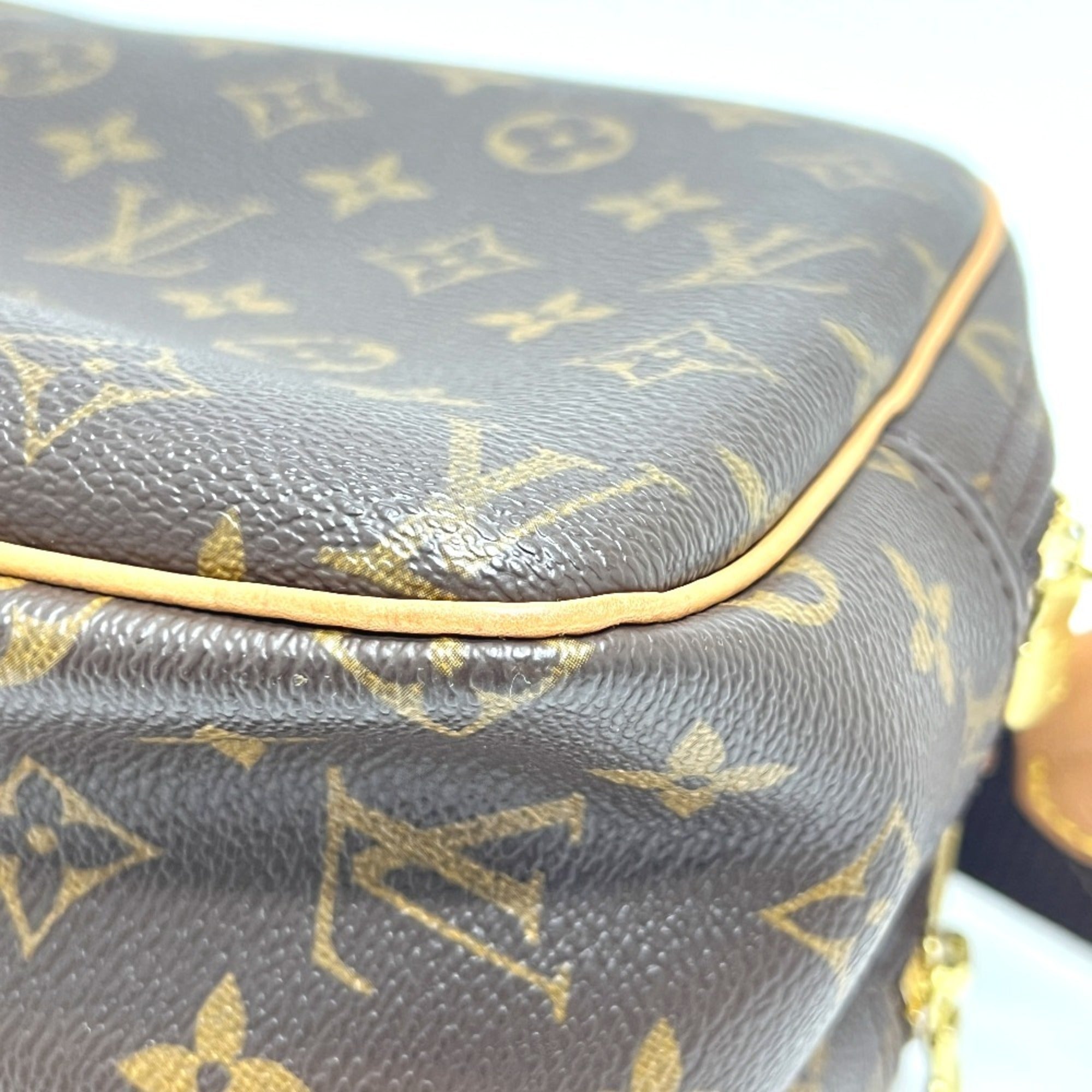 Louis Vuitton Brown Monogram Monogram Shoulder Bag (Pre-Owned)