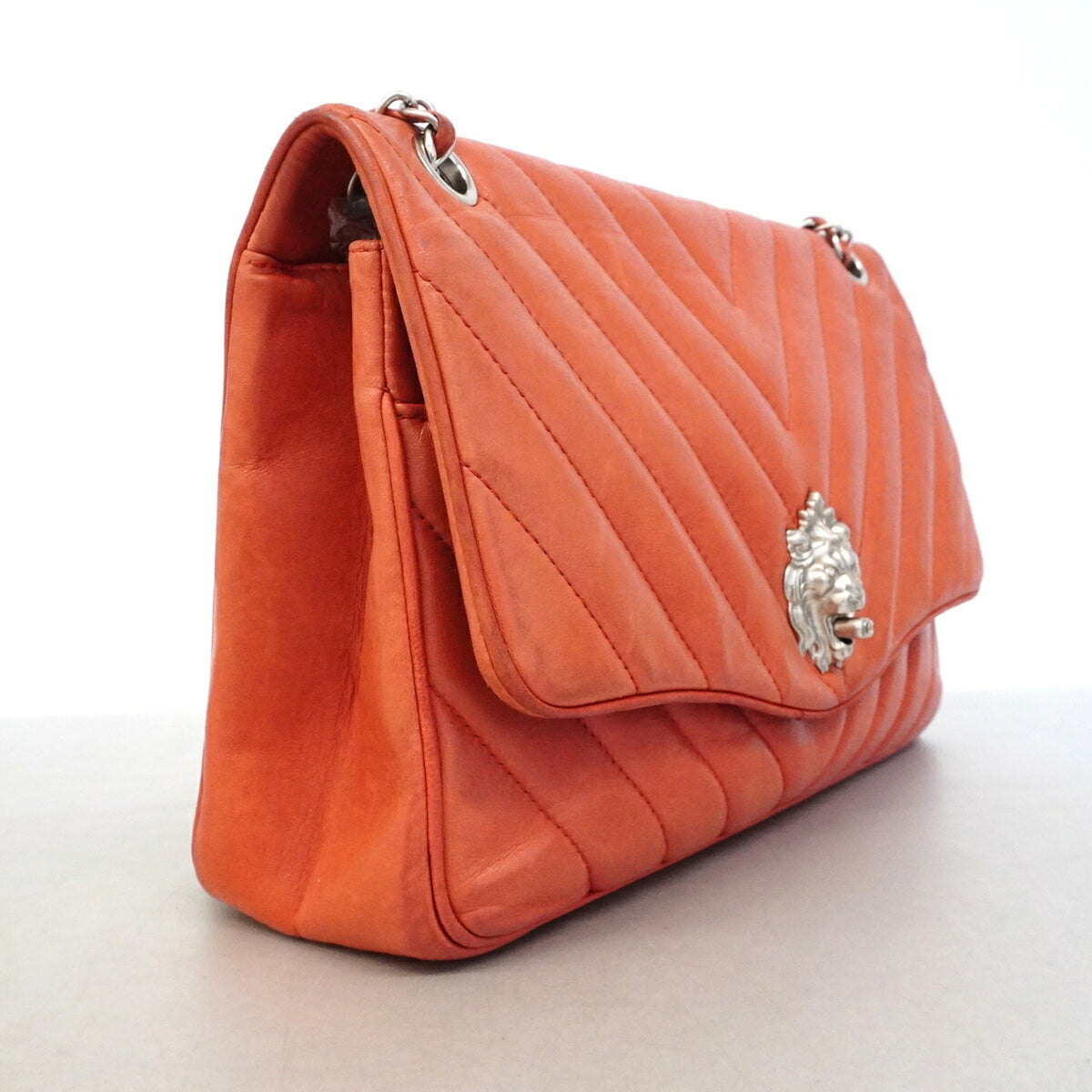 Chanel Red Color Leather Shoulder Bag (Pre-Owned)