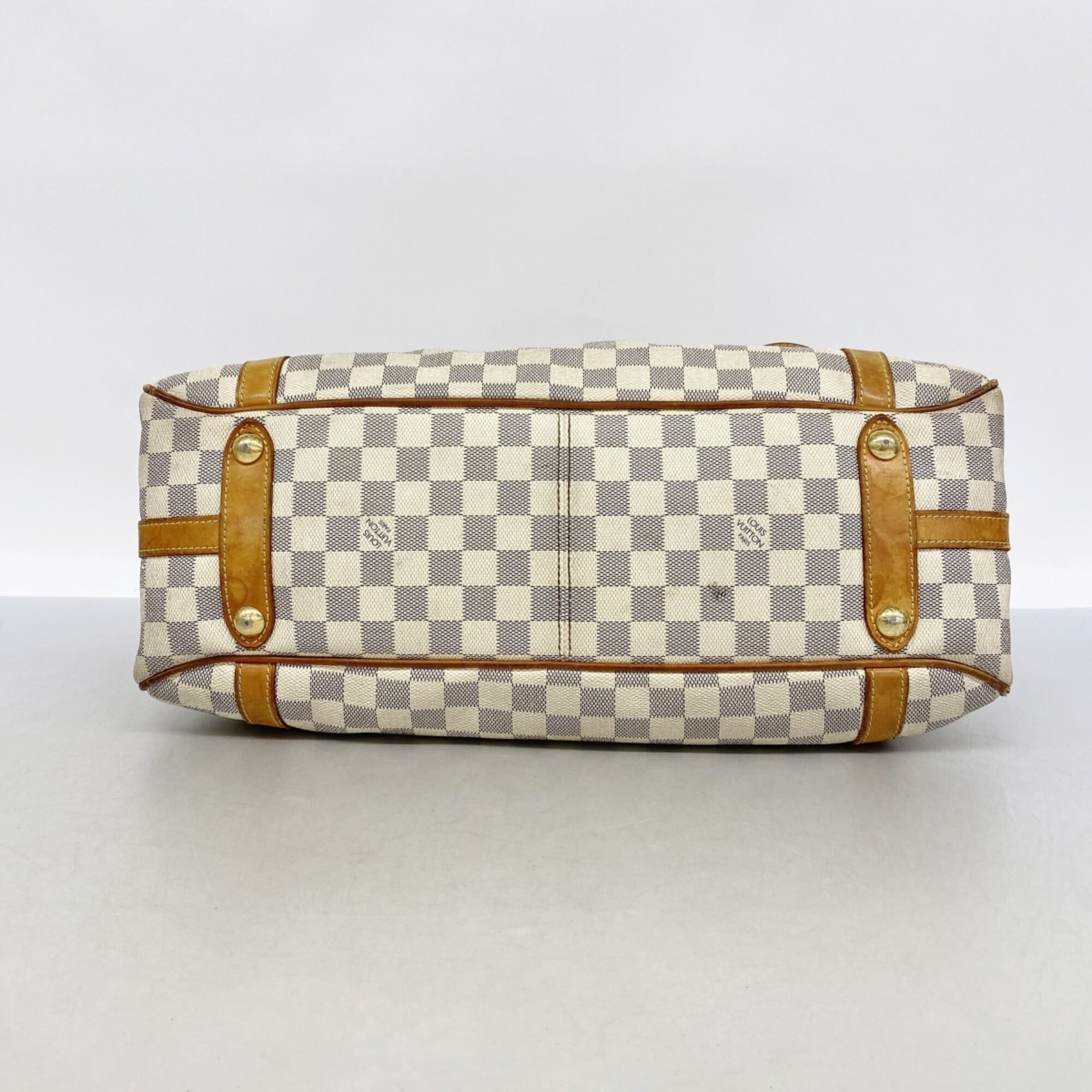 Louis Vuitton White Shoulder Bag (Pre-Owned)