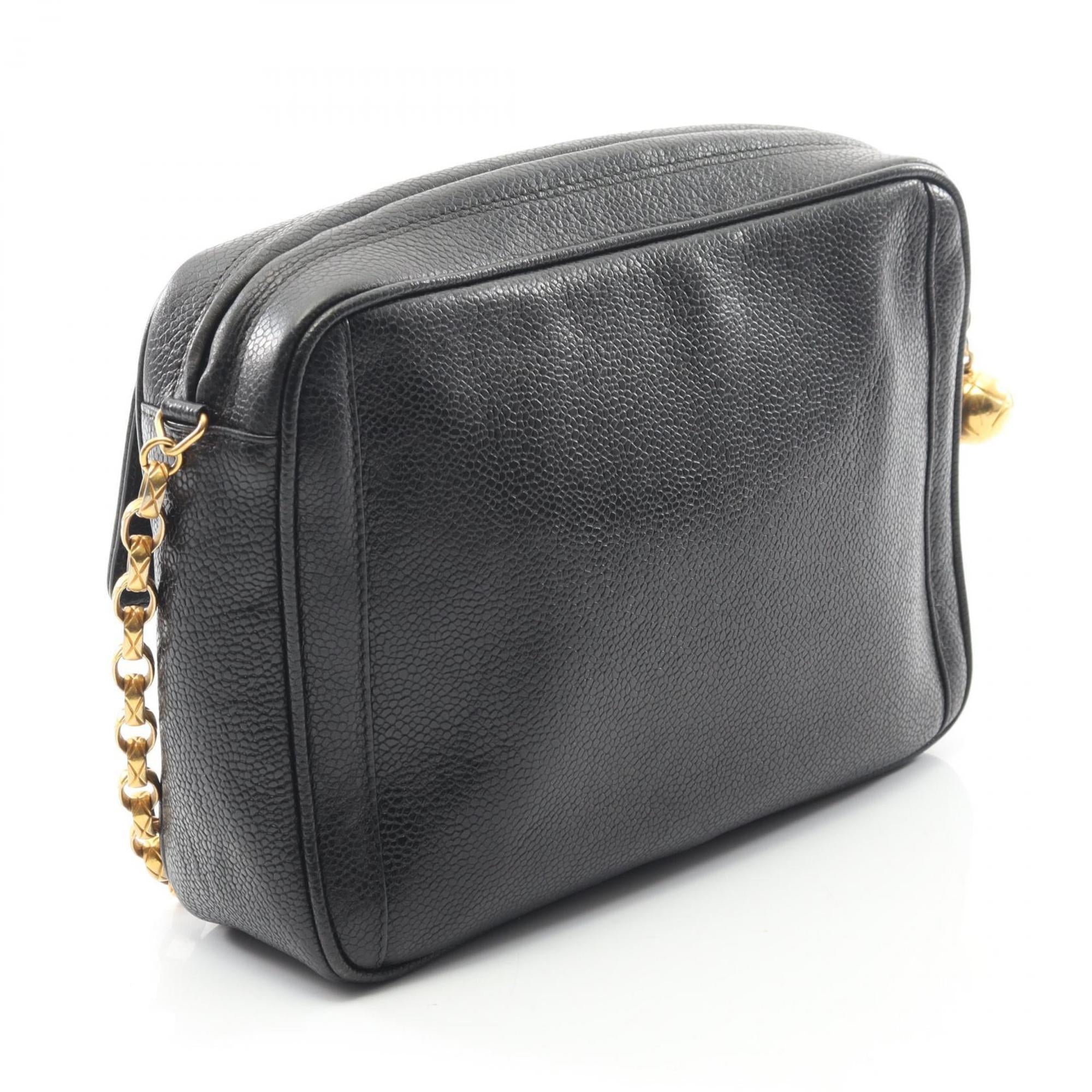 Chanel Black Grained Calfskin Shoulder Bag (Pre-Owned)