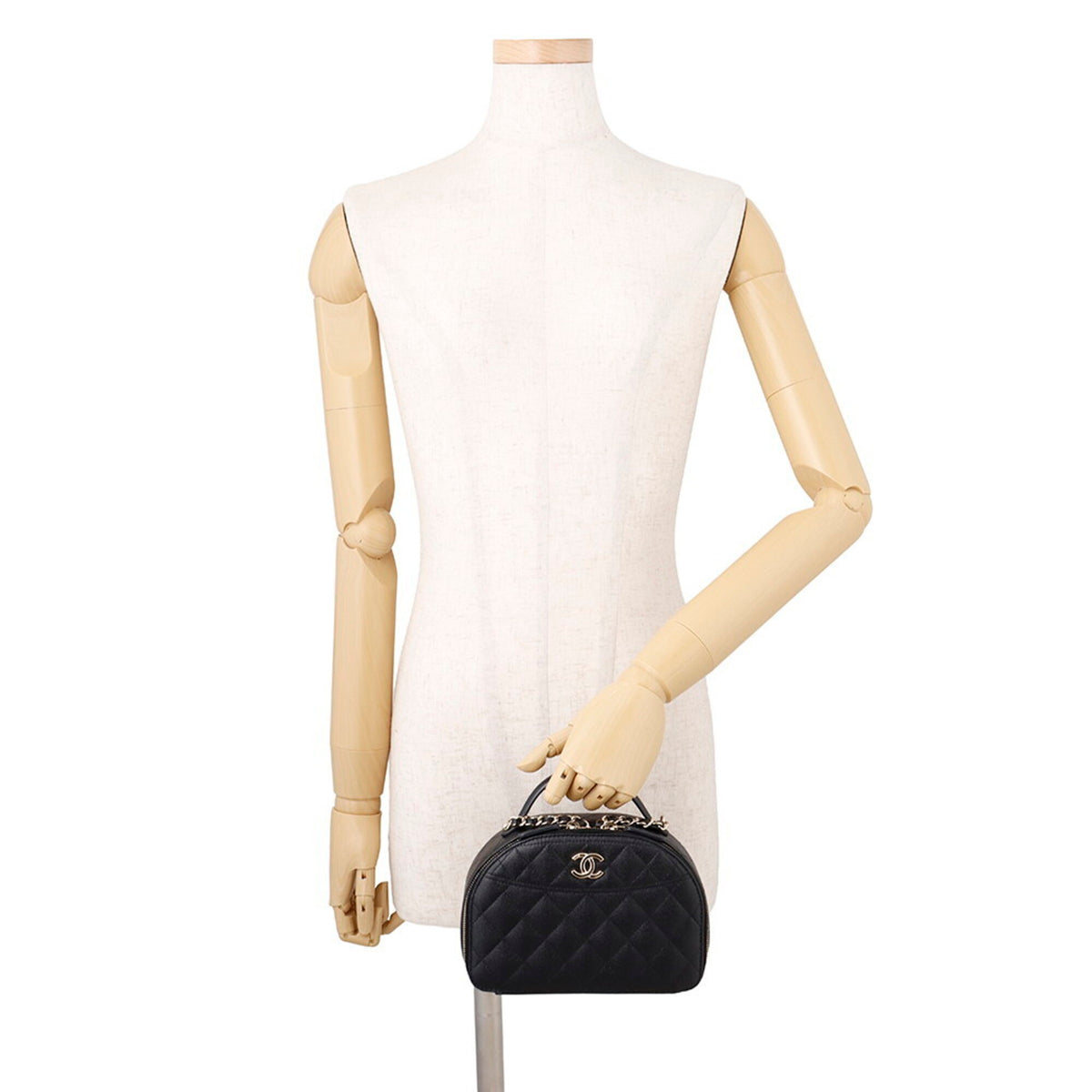 Chanel Matelasse Black Grained Calfskin Handbag Shoulder Bag (Pre-Owned)