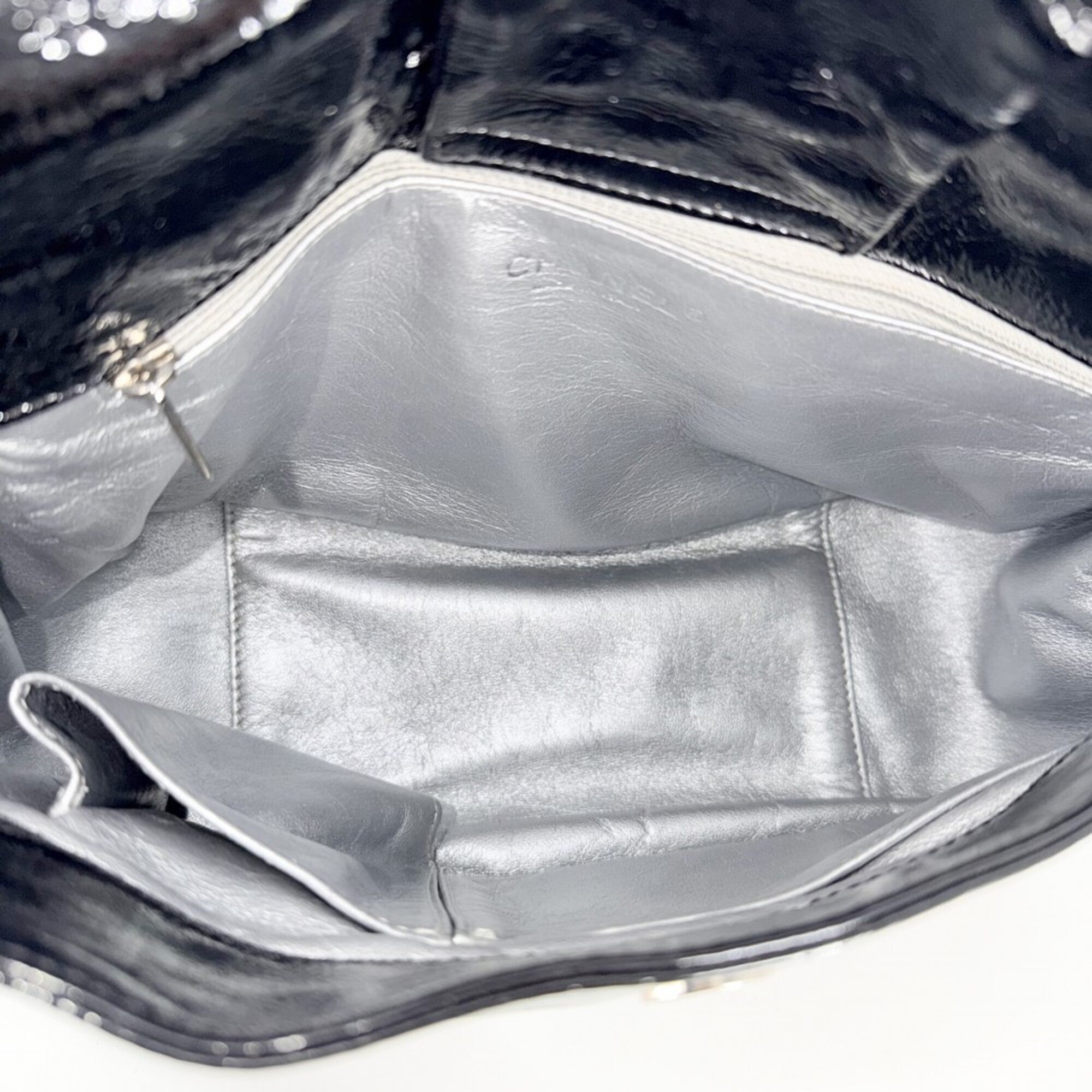 Chanel Black White Patent Leather Shoulder Bag (Pre-Owned)