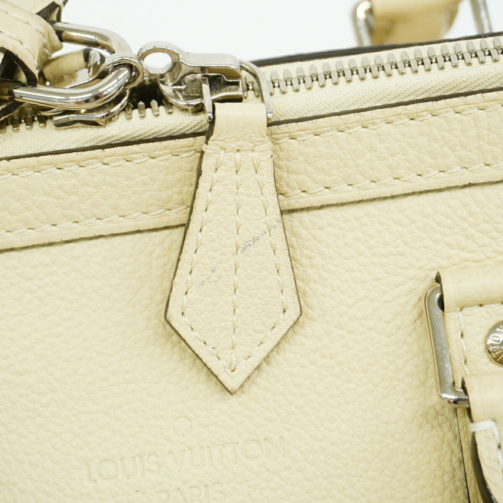 Louis Vuitton White Handbag (Pre-Owned)