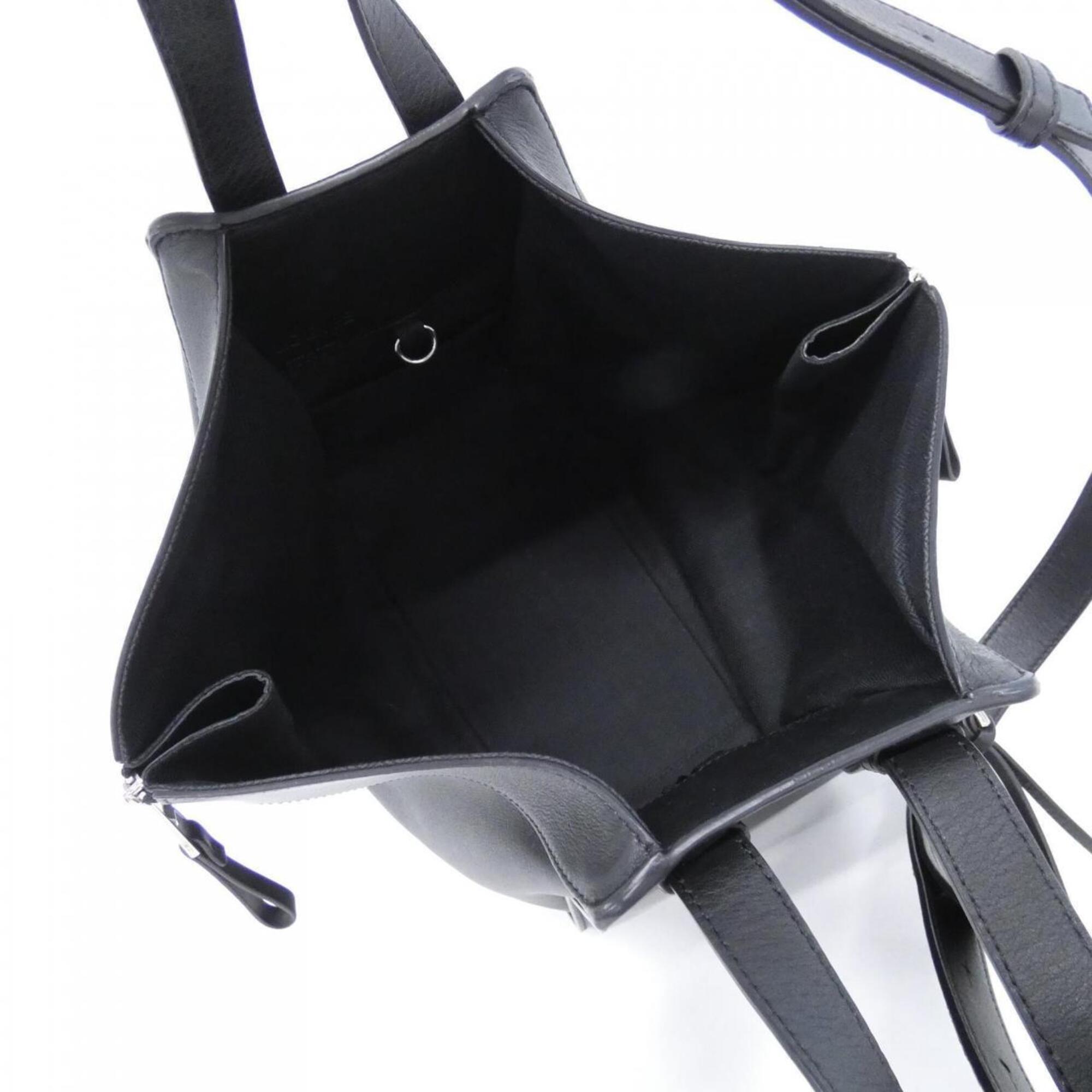 Loewe Black Leather Shoulder Bag (Pre-Owned)