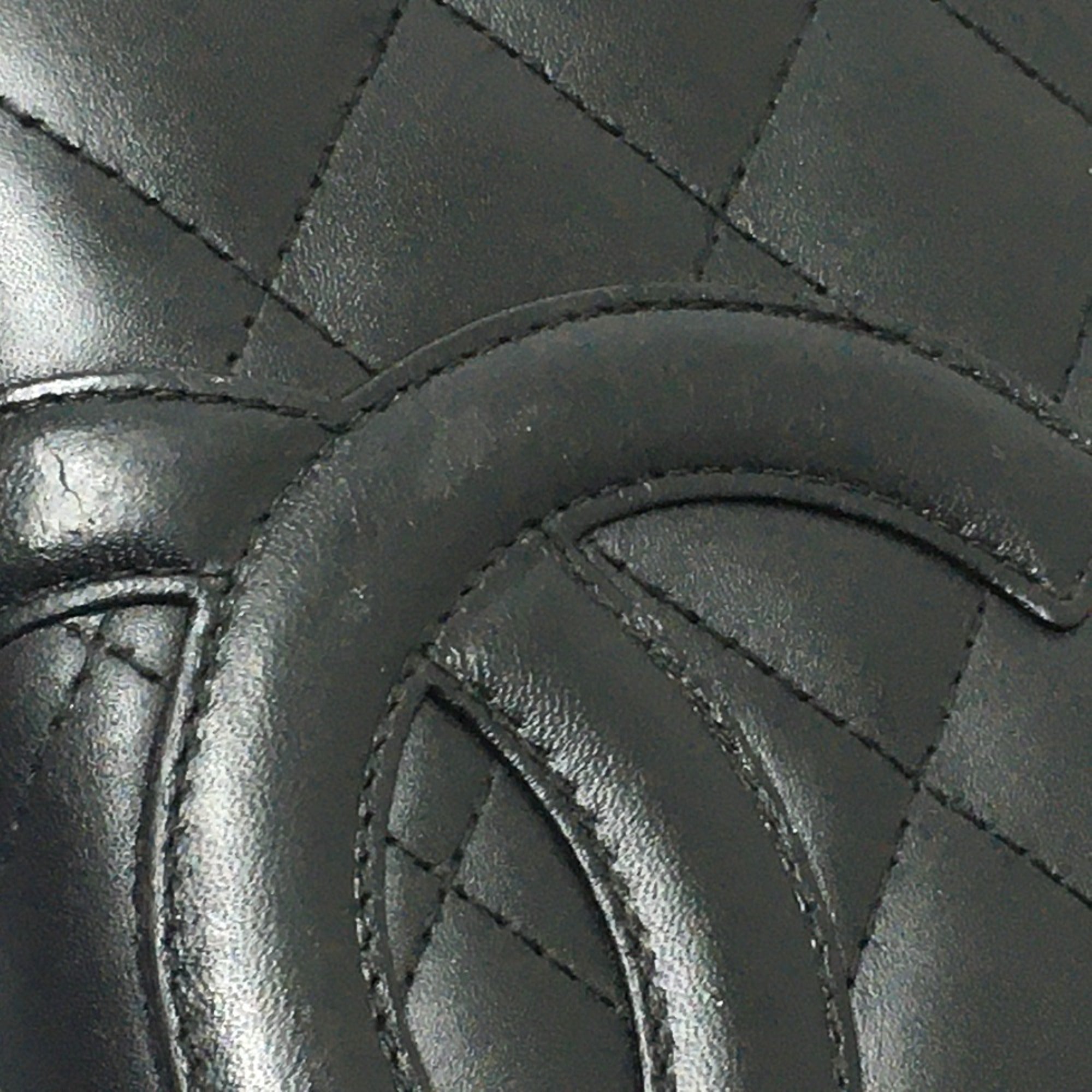 Chanel Black Leather Long Wallet (Bi-Fold) (Pre-Owned)