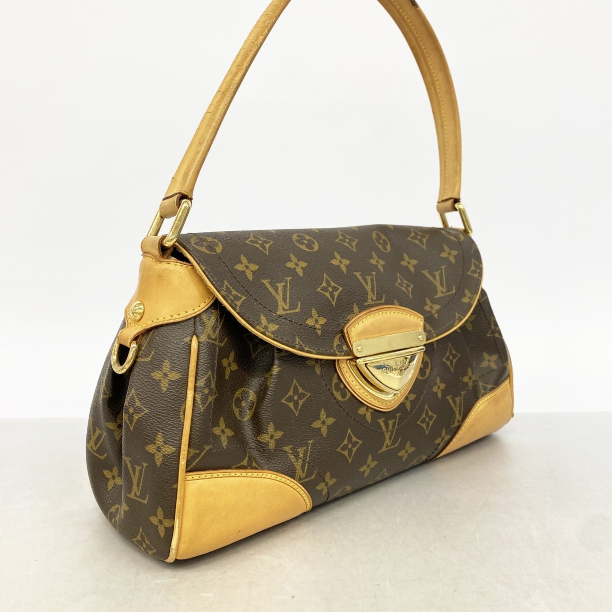 Louis Vuitton Brown Shoulder Bag (Pre-Owned)