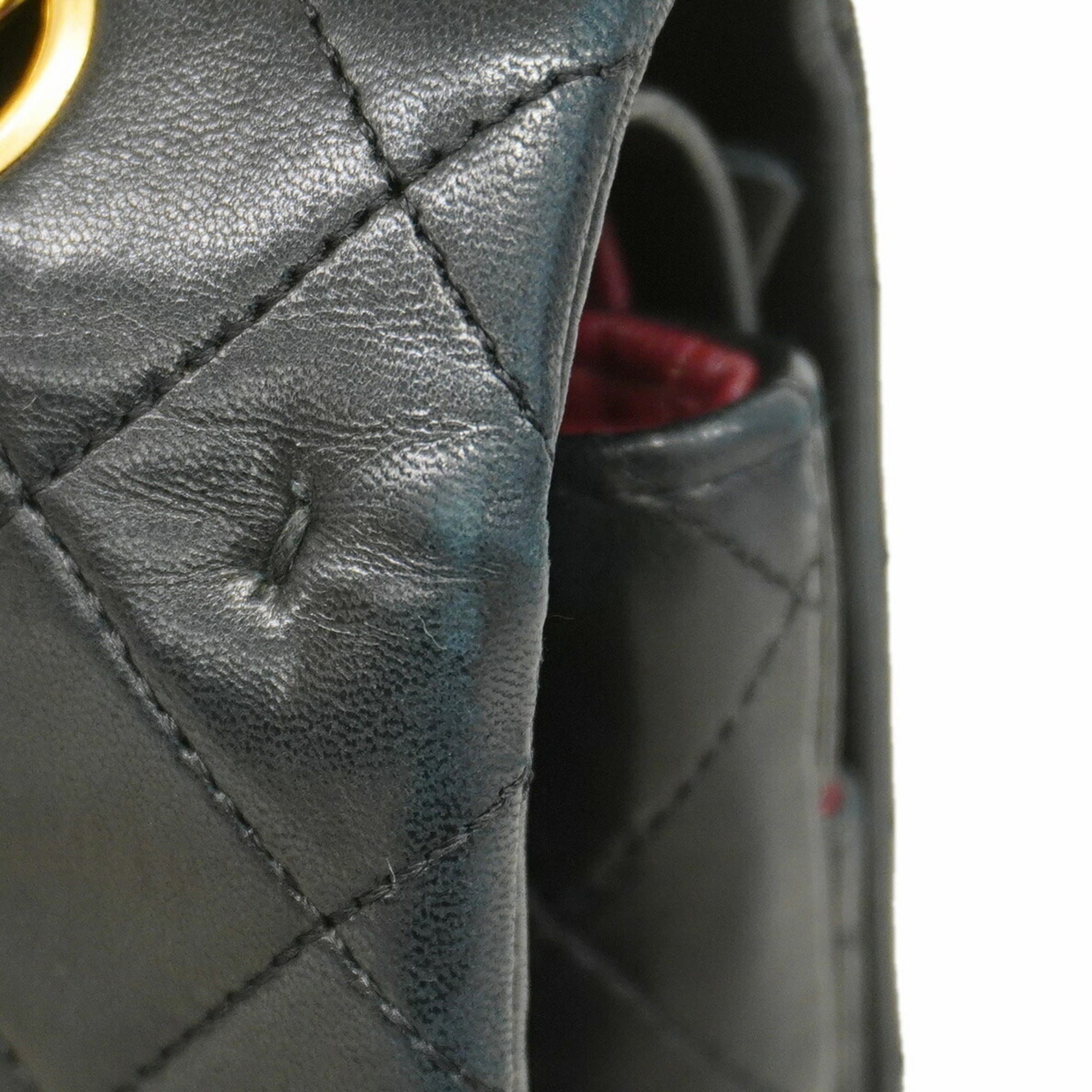 Chanel Black Leather Shoulder Bag (Pre-Owned)