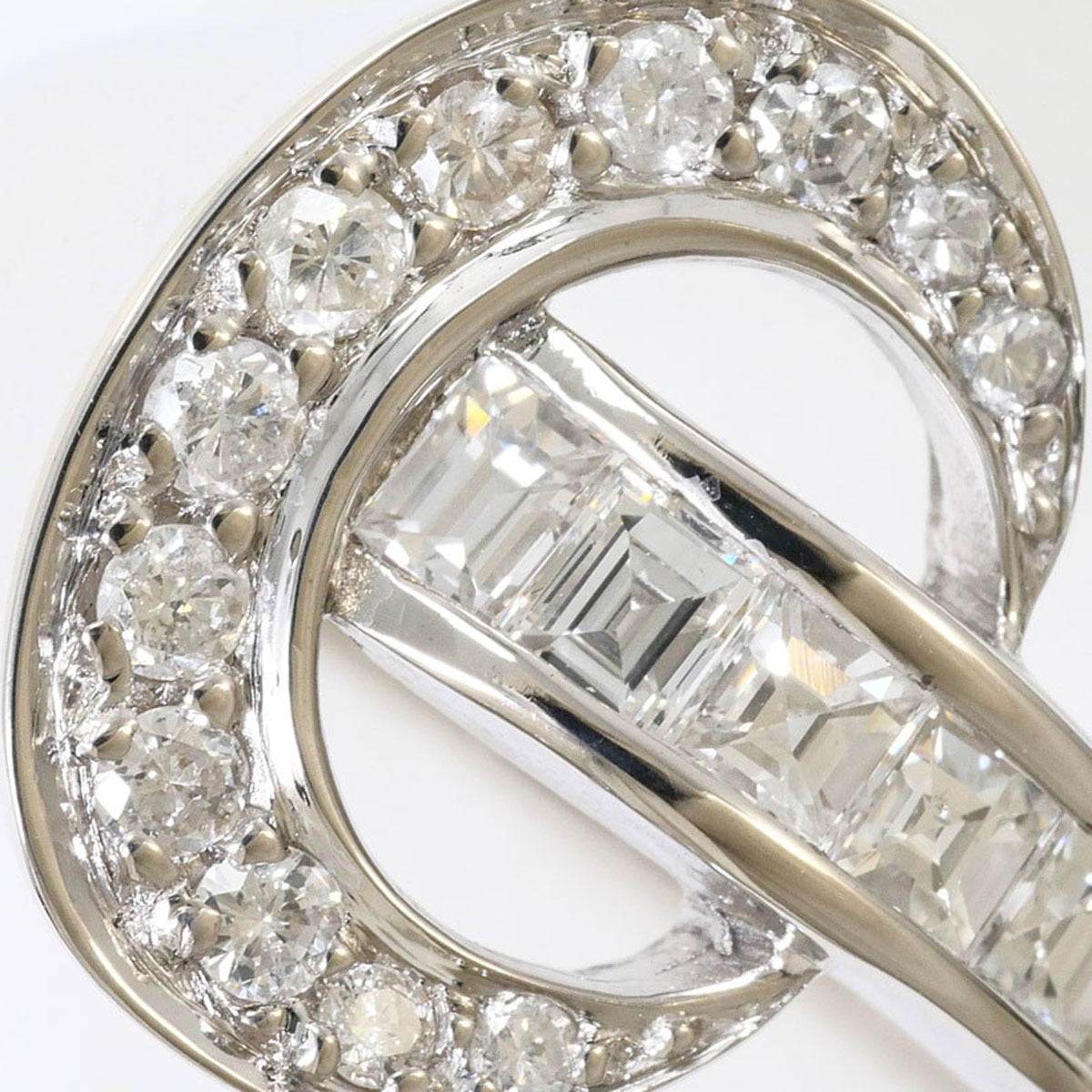 Unbranded White Gold White Gold (18K) Band Ring (Pre-Owned)
