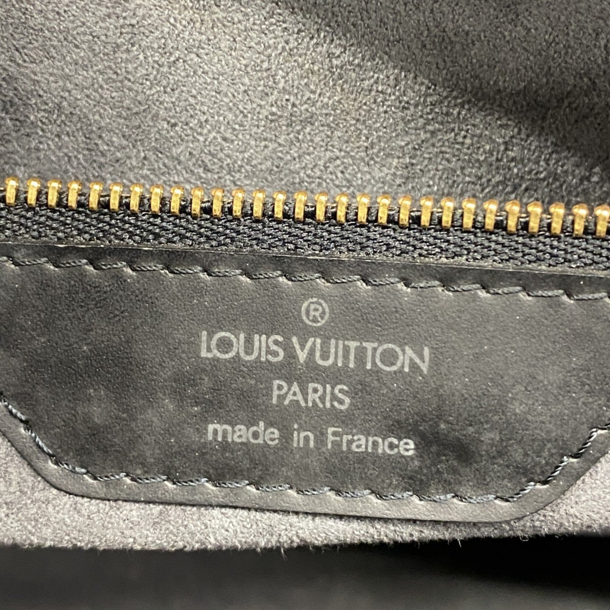 Louis Vuitton Noir Shoulder Bag (Pre-Owned)