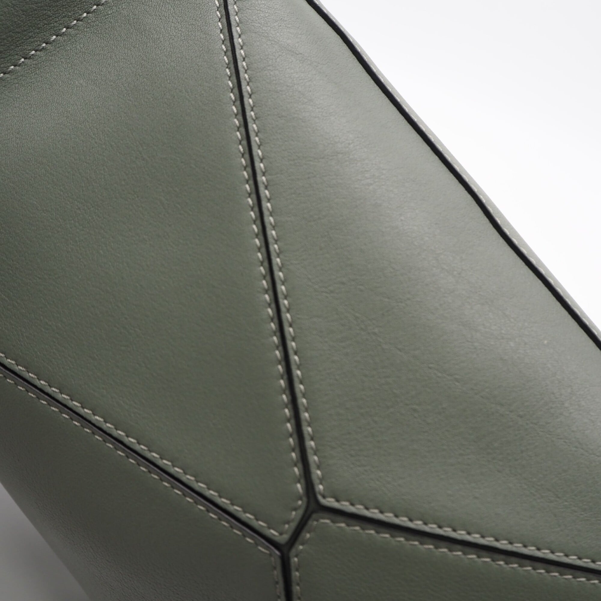 Loewe Puzzle Green Leather Sling Bag (Pre-Owned)