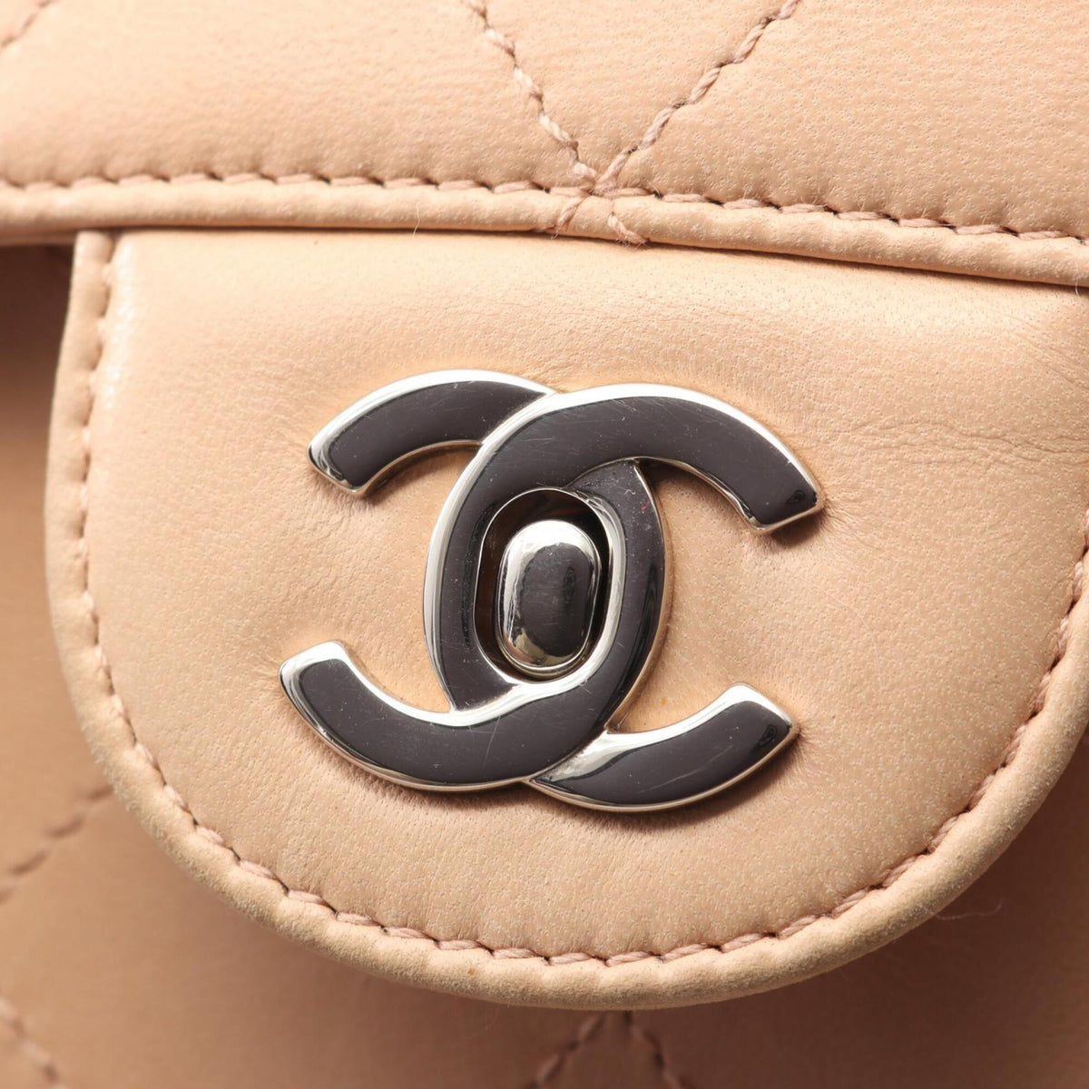Chanel Pink Leather Handbag Shoulder Bag (Pre-Owned)