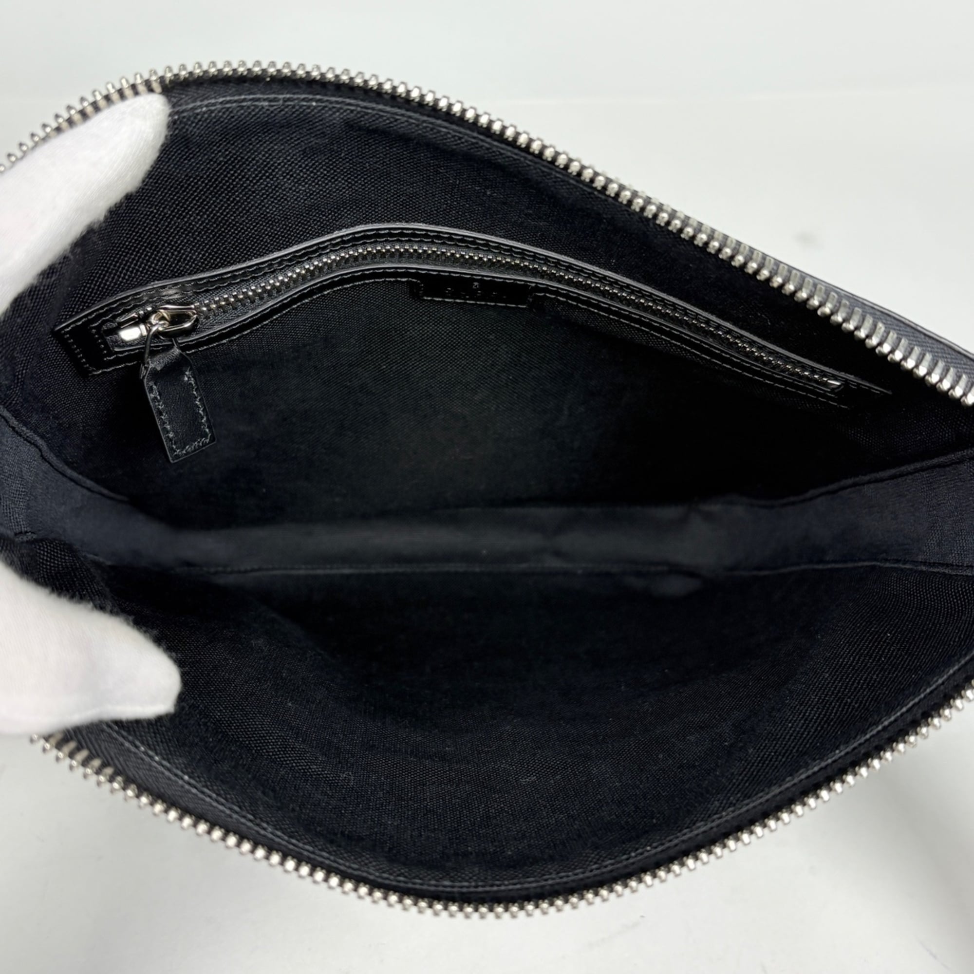 Gucci Black Gg Supreme Leather Shoulder Bag (Pre-Owned)