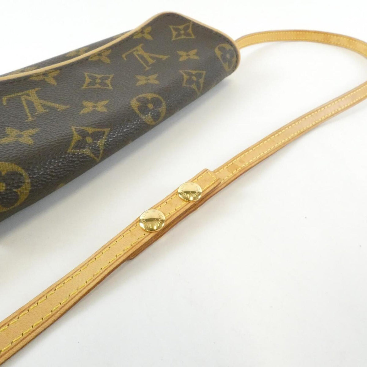 Louis Vuitton Marron Coated Canvas Pochette Shoulder Bag (Pre-Owned)
