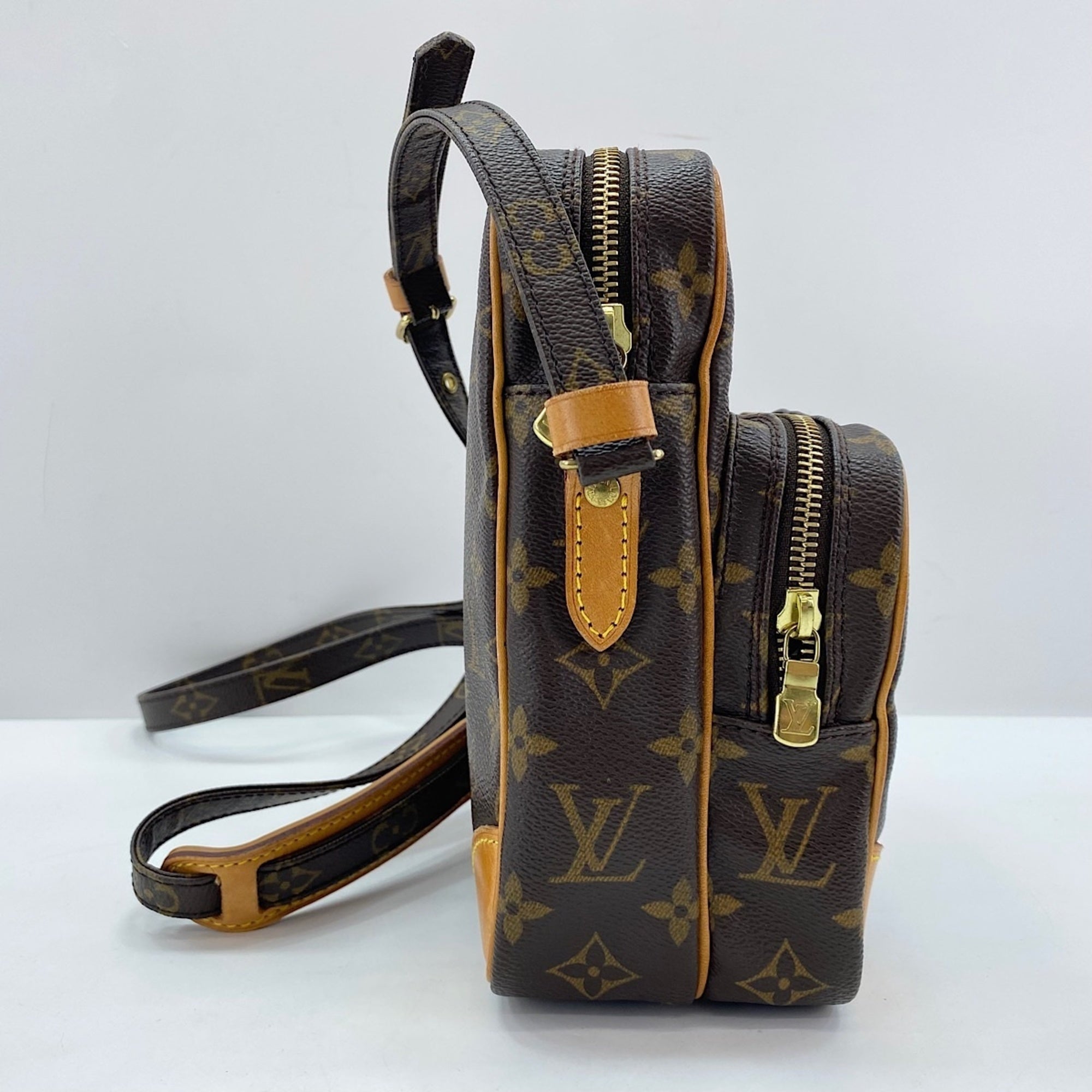 Louis Vuitton Blue Brown Shoulder Bag (Pre-Owned)