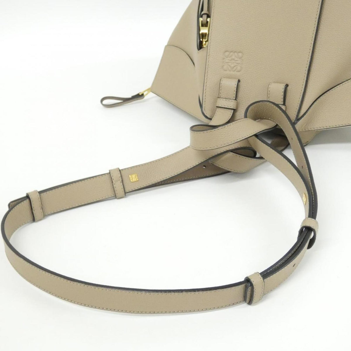 Loewe Beige Leather Shoulder Bag (Pre-Owned)