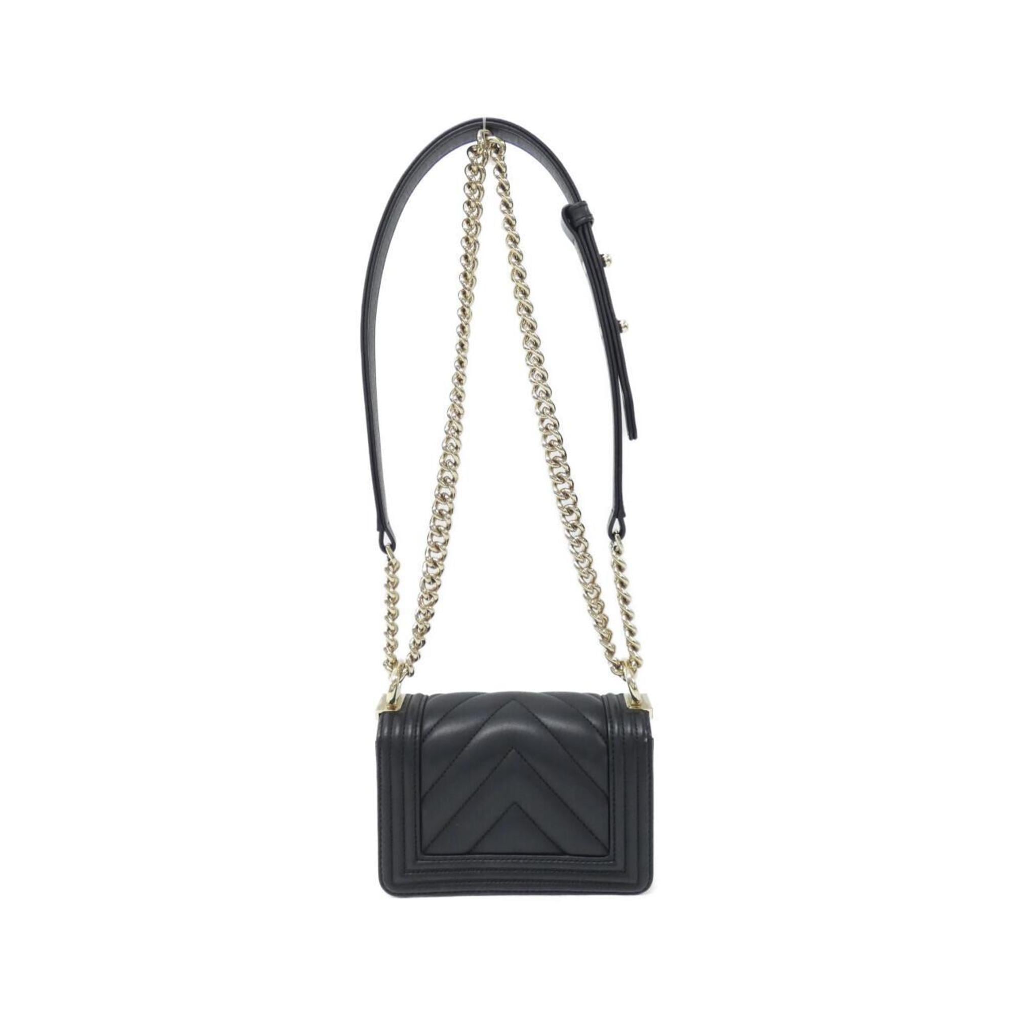 Chanel Boy Chanel Black Leather Shoulder Bag (Pre-Owned)