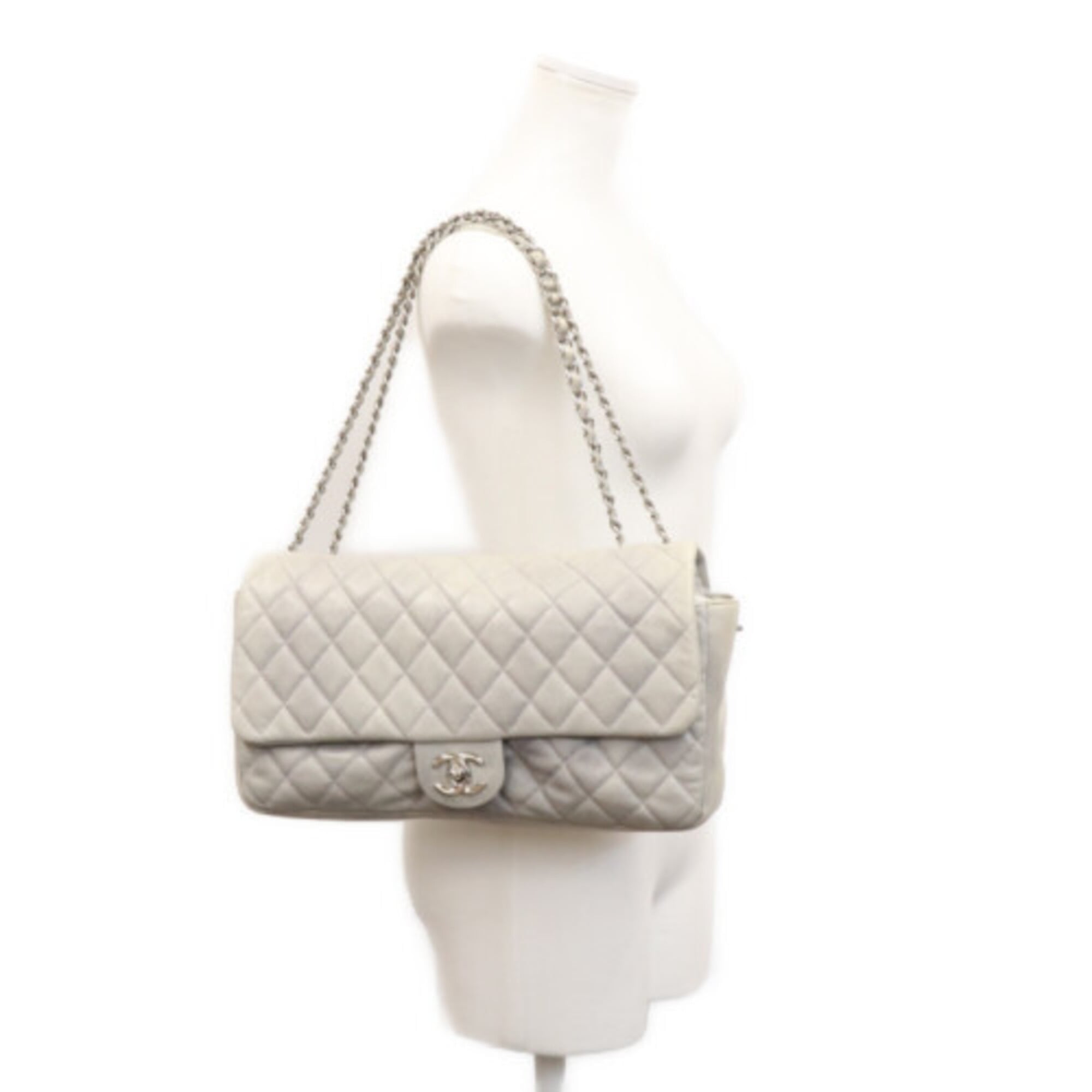 Chanel Gray Leather Shoulder Bag (Pre-Owned)