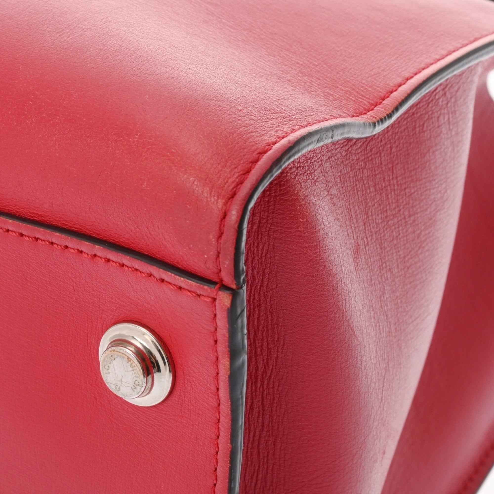 Louis Vuitton Ruby Leather Handbag (Pre-Owned)