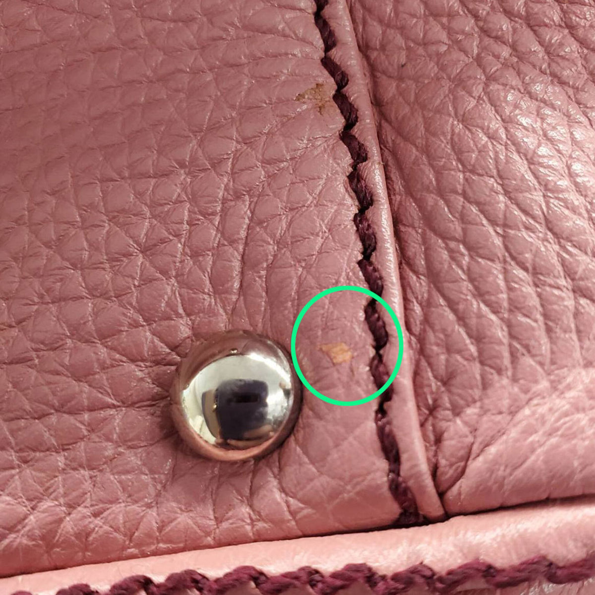 Chanel Pink Leather Handbag (Pre-Owned)
