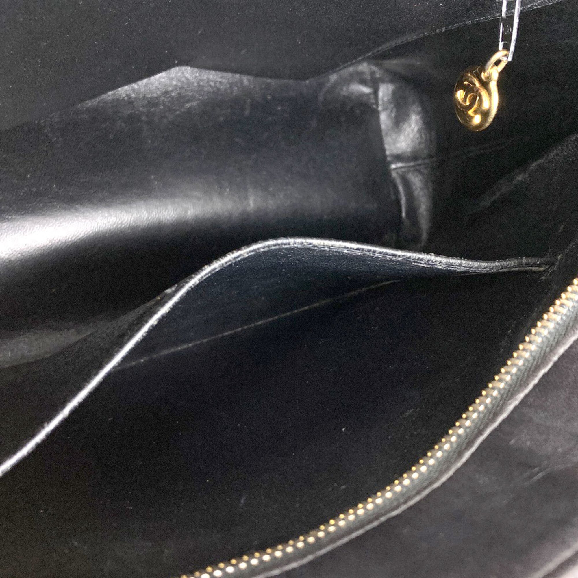 Chanel Black Leather Tote Bag (Pre-Owned)