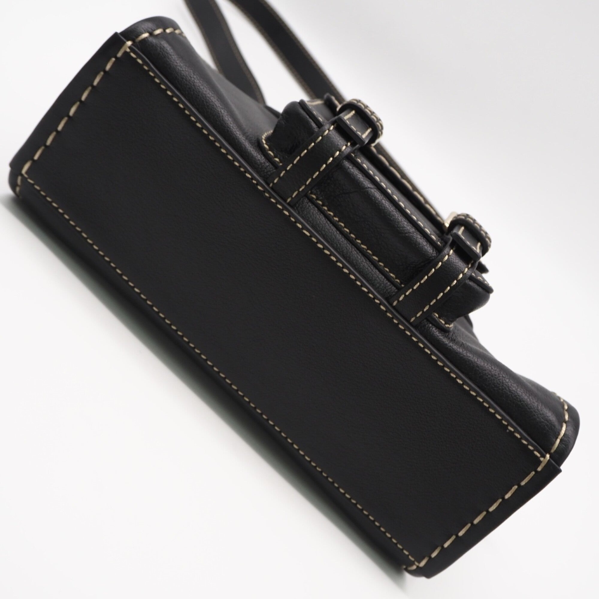 Chloé Black Leather Handbag (Pre-Owned)