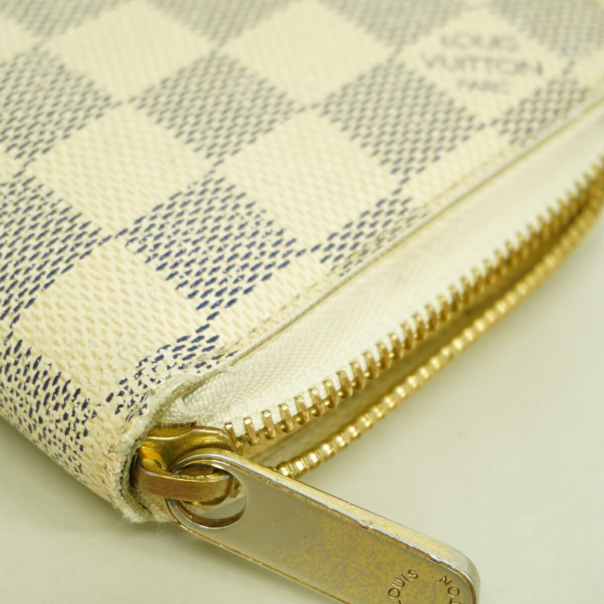 Louis Vuitton White Long Wallet (Bi-Fold) (Pre-Owned)