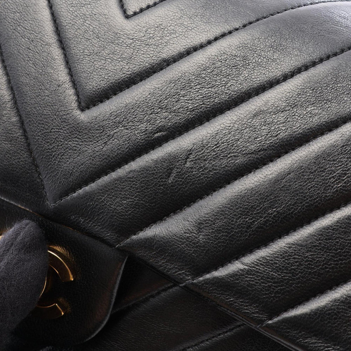 Chanel Black Leather Handbag Shoulder Bag (Pre-Owned)