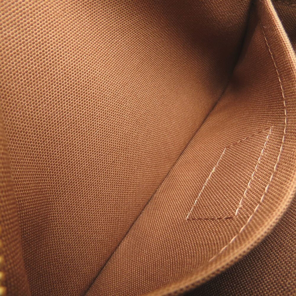 Louis Vuitton Brown Monogram Monogram Shoulder Bag (Pre-Owned)