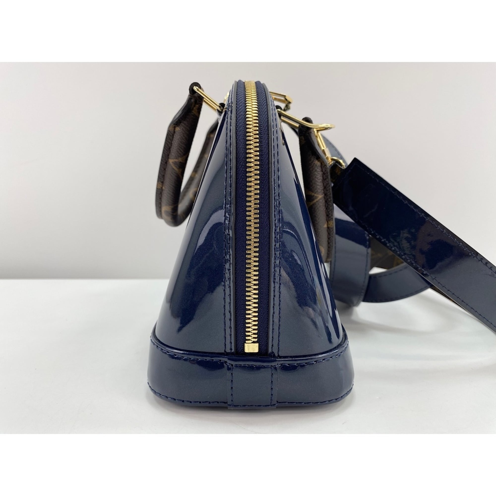 Louis Vuitton Navy Patent Leather Handbag (Pre-Owned)