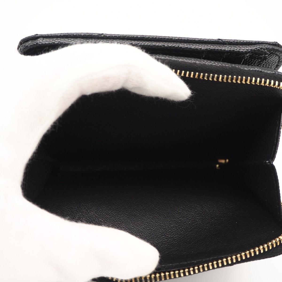 Yves Saint Laurent Black Leather Wallet (Bi-Fold) (Pre-Owned)