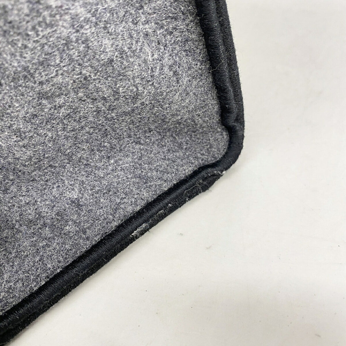 Fendi Gray Felt Tote Bag (Pre-Owned)