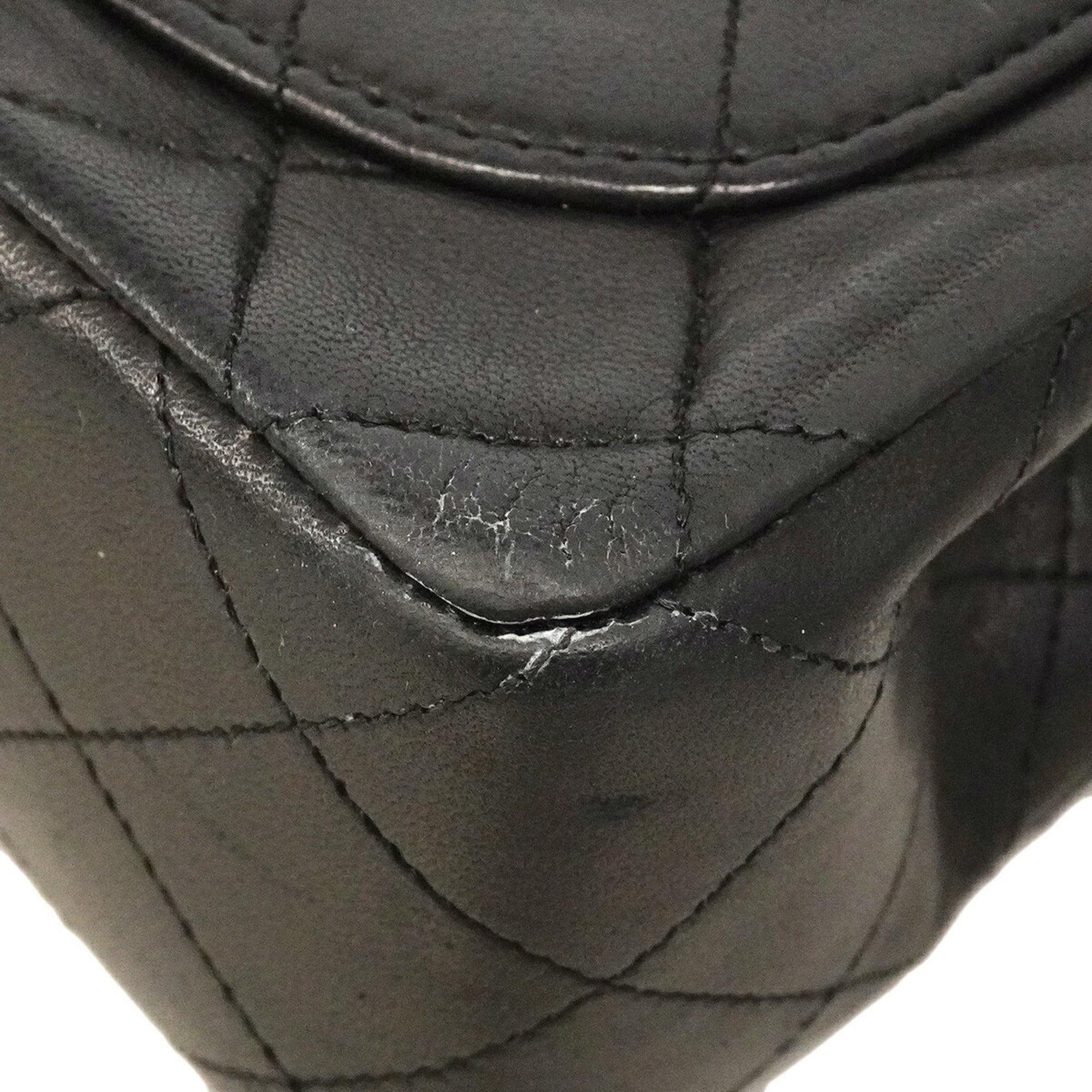Chanel Black Leather Shoulder Bag (Pre-Owned)