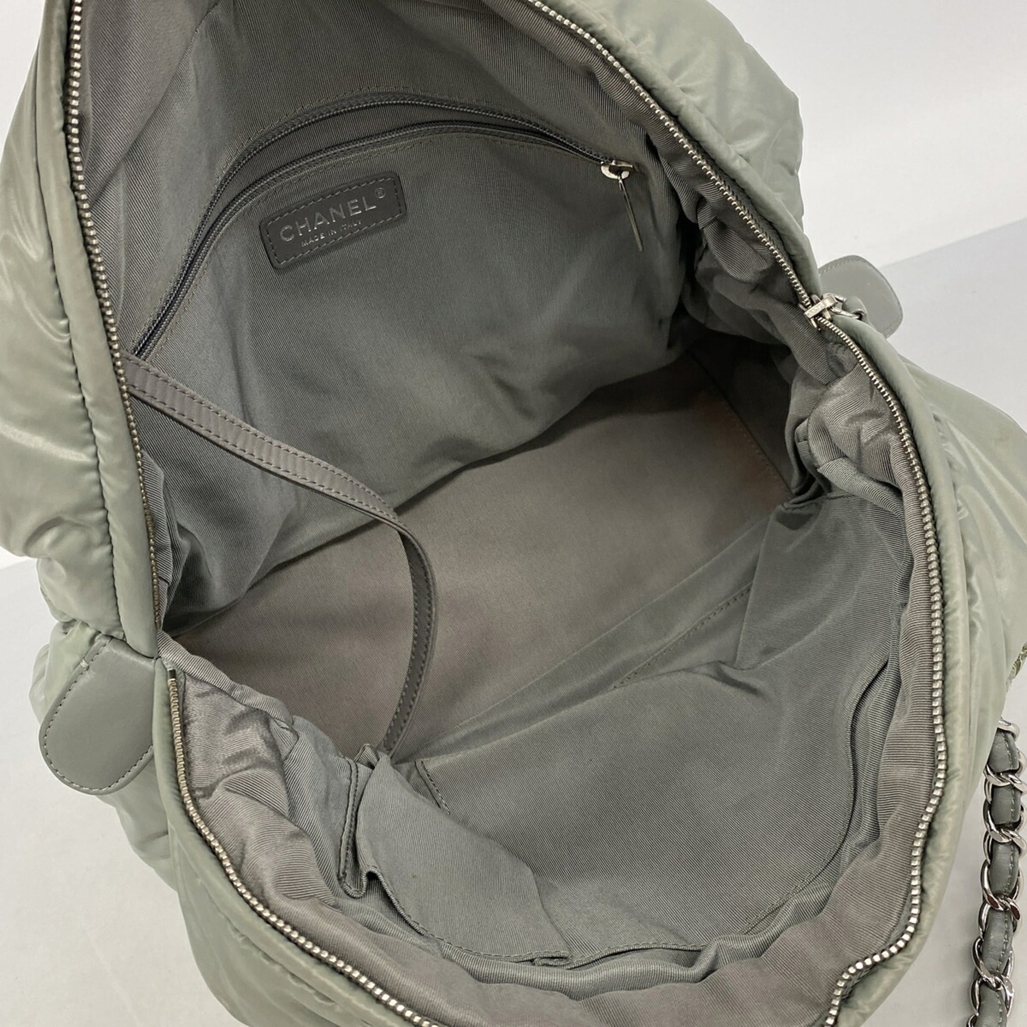 Chanel Green Nylon Tote Bag (Pre-Owned)