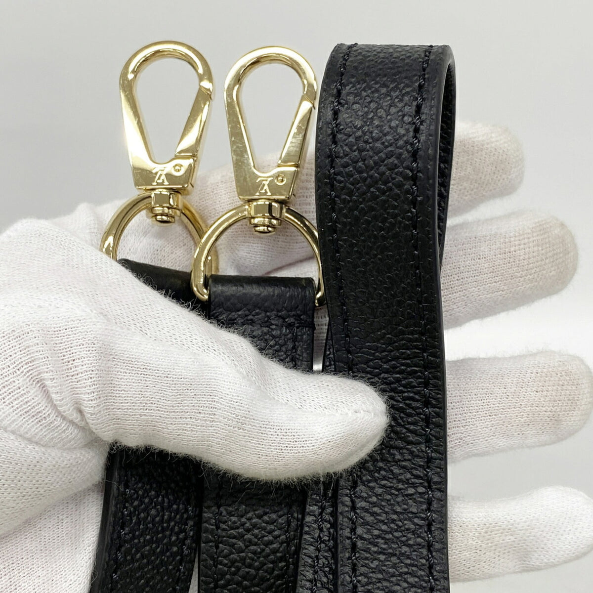 Louis Vuitton Noir Tote Bag (Pre-Owned)