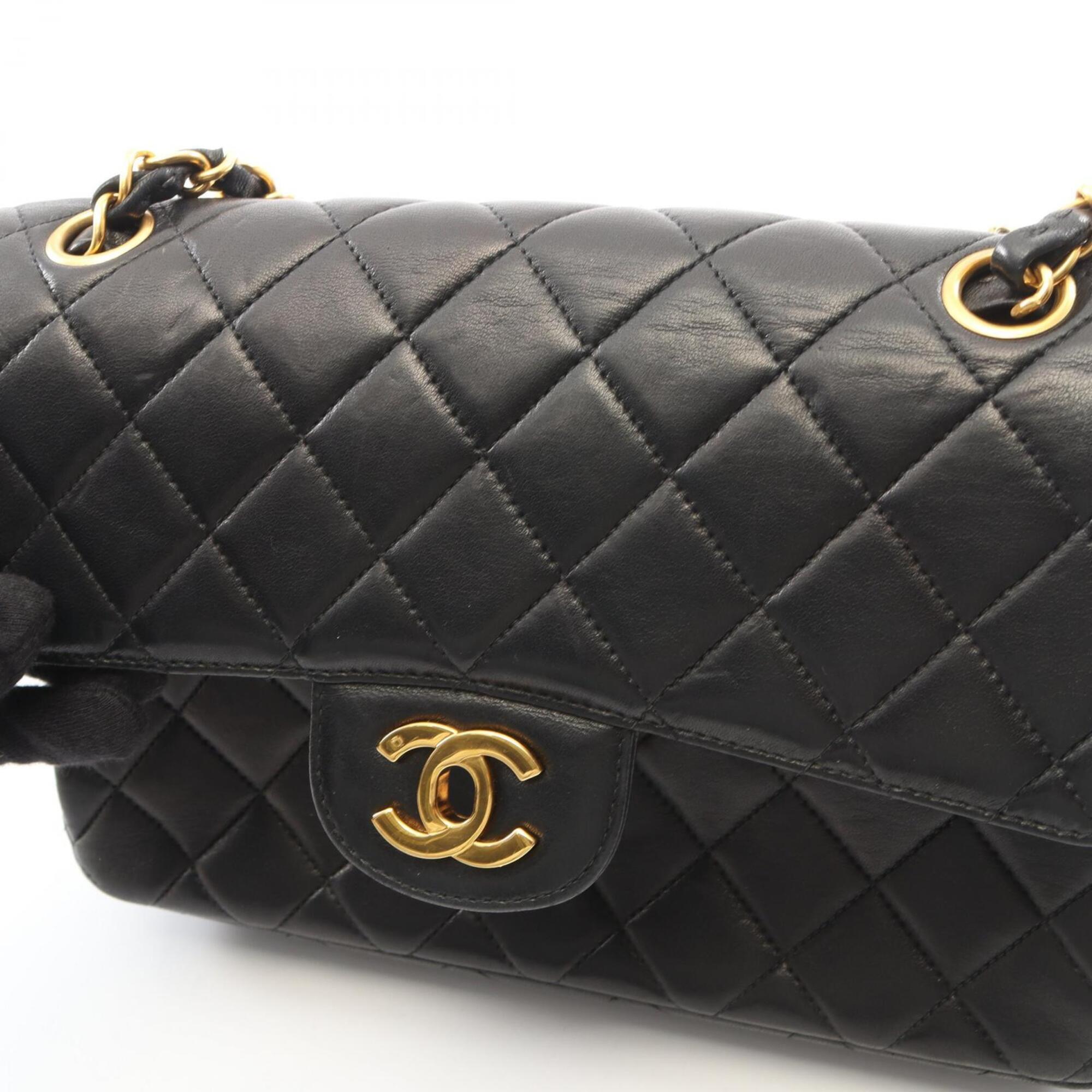 Chanel Matelasse Black Leather Handbag Shoulder Bag (Pre-Owned)