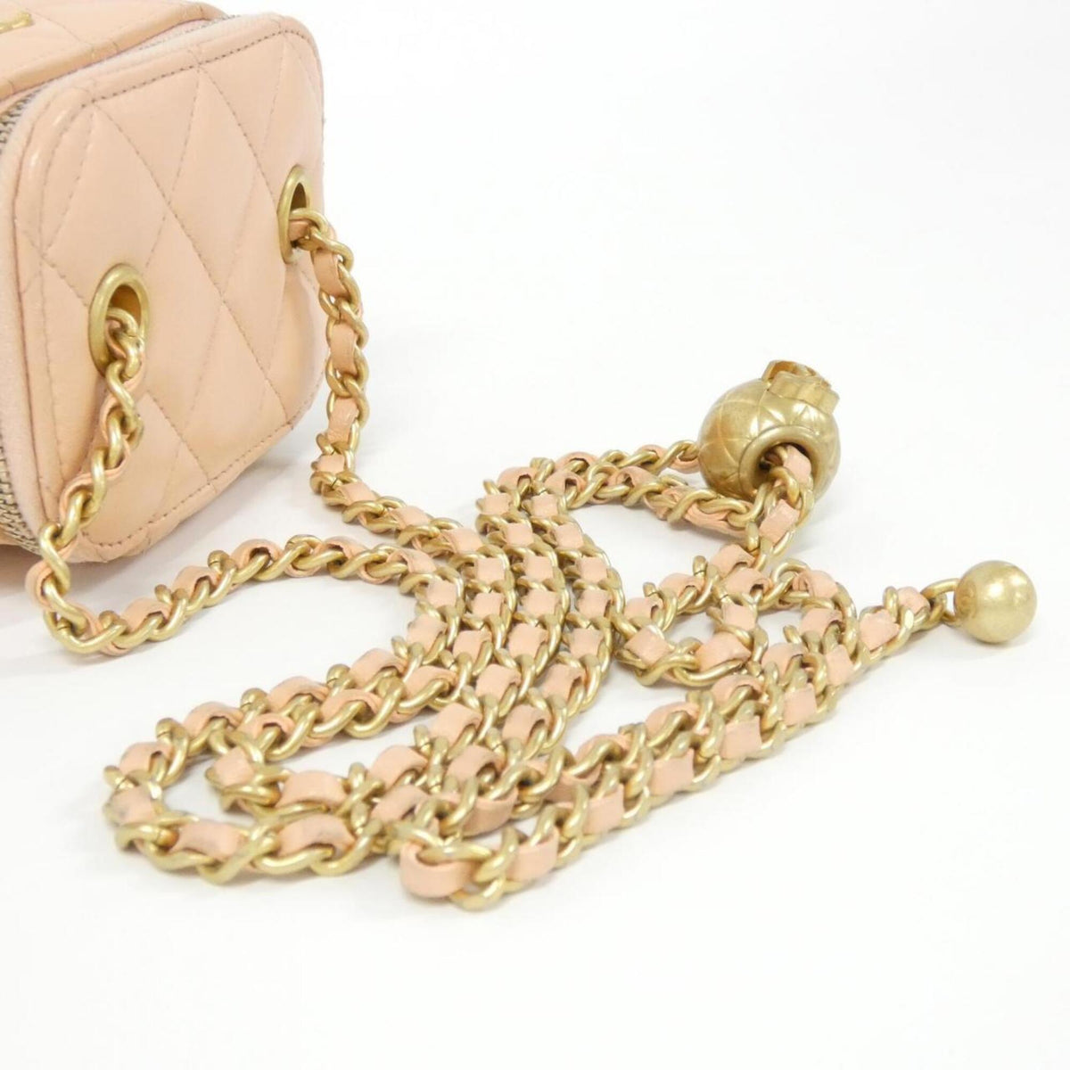Chanel Pink Shoulder Bag (Pre-Owned)