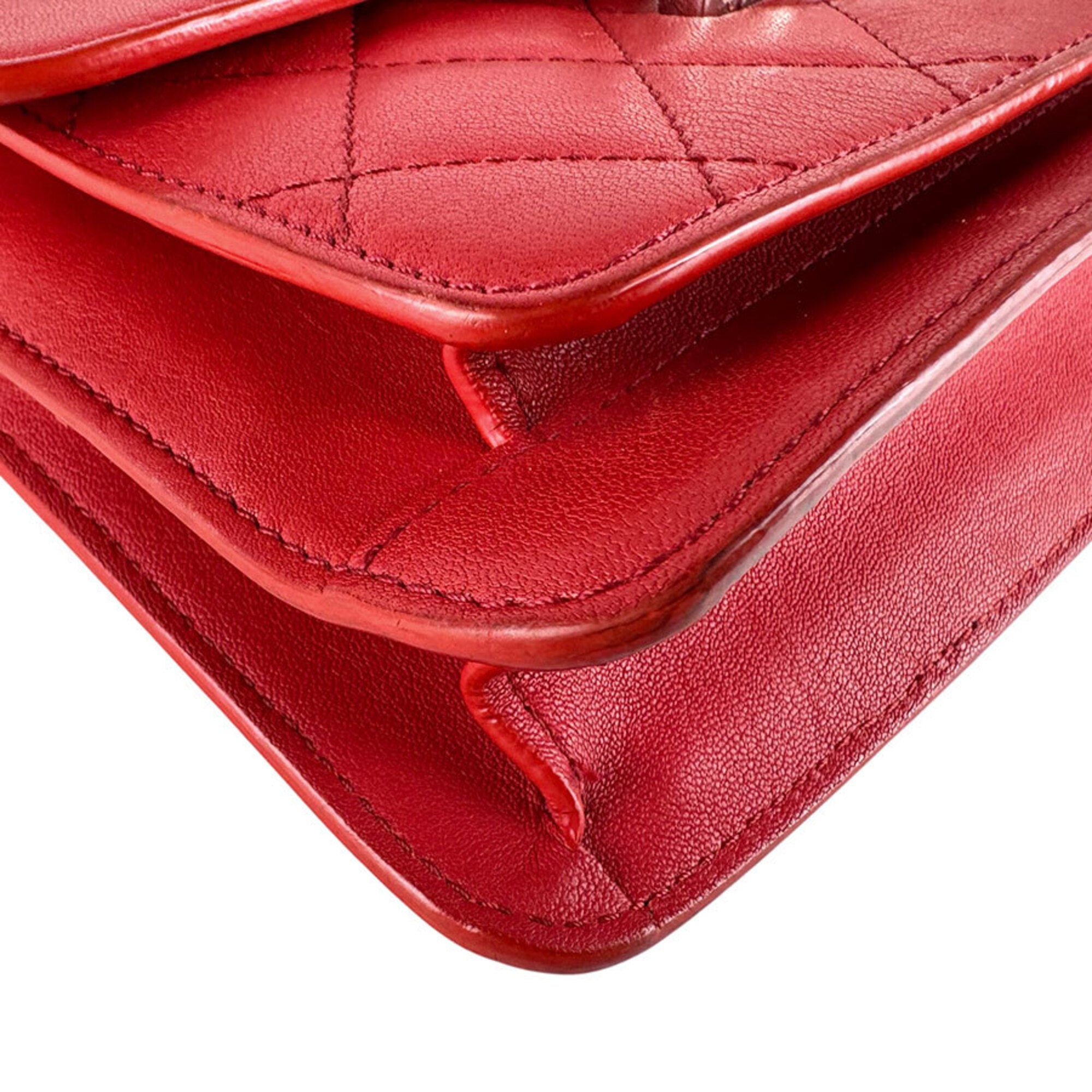 Chanel Red Color Leather Shoulder Bag (Pre-Owned)