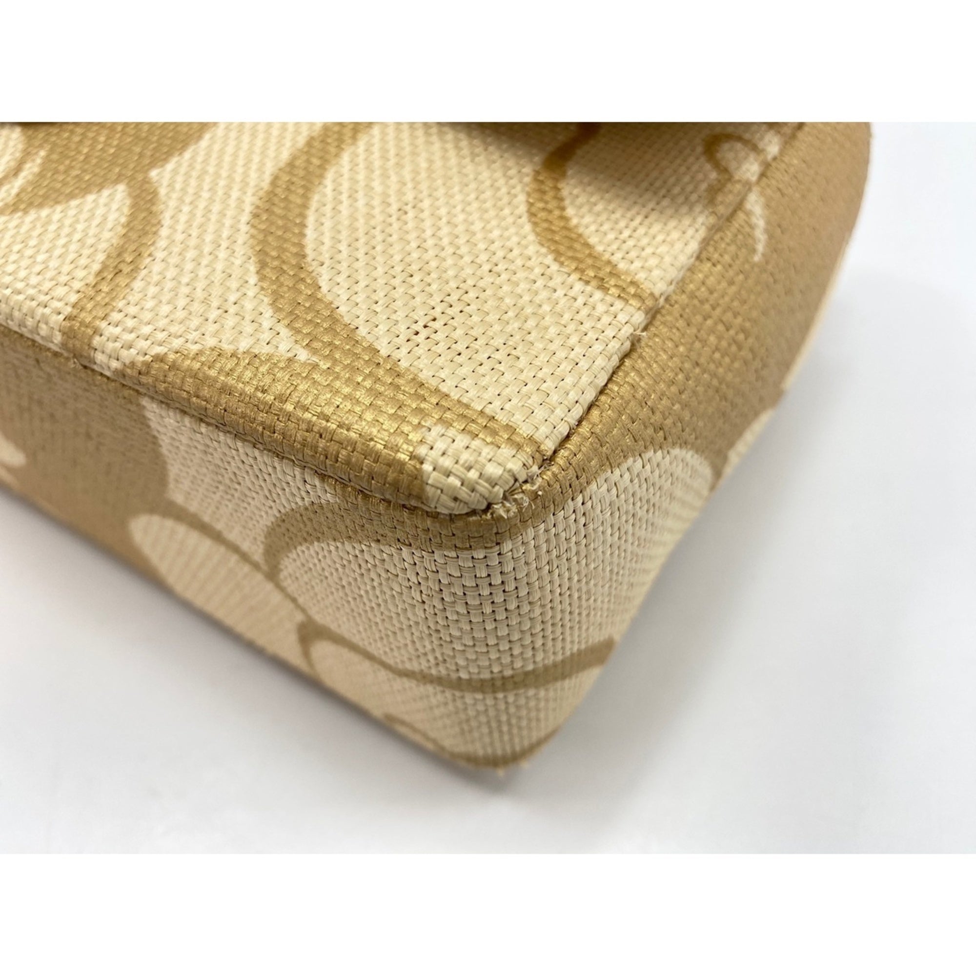Chanel Beige Raffia Shoulder Bag (Pre-Owned)