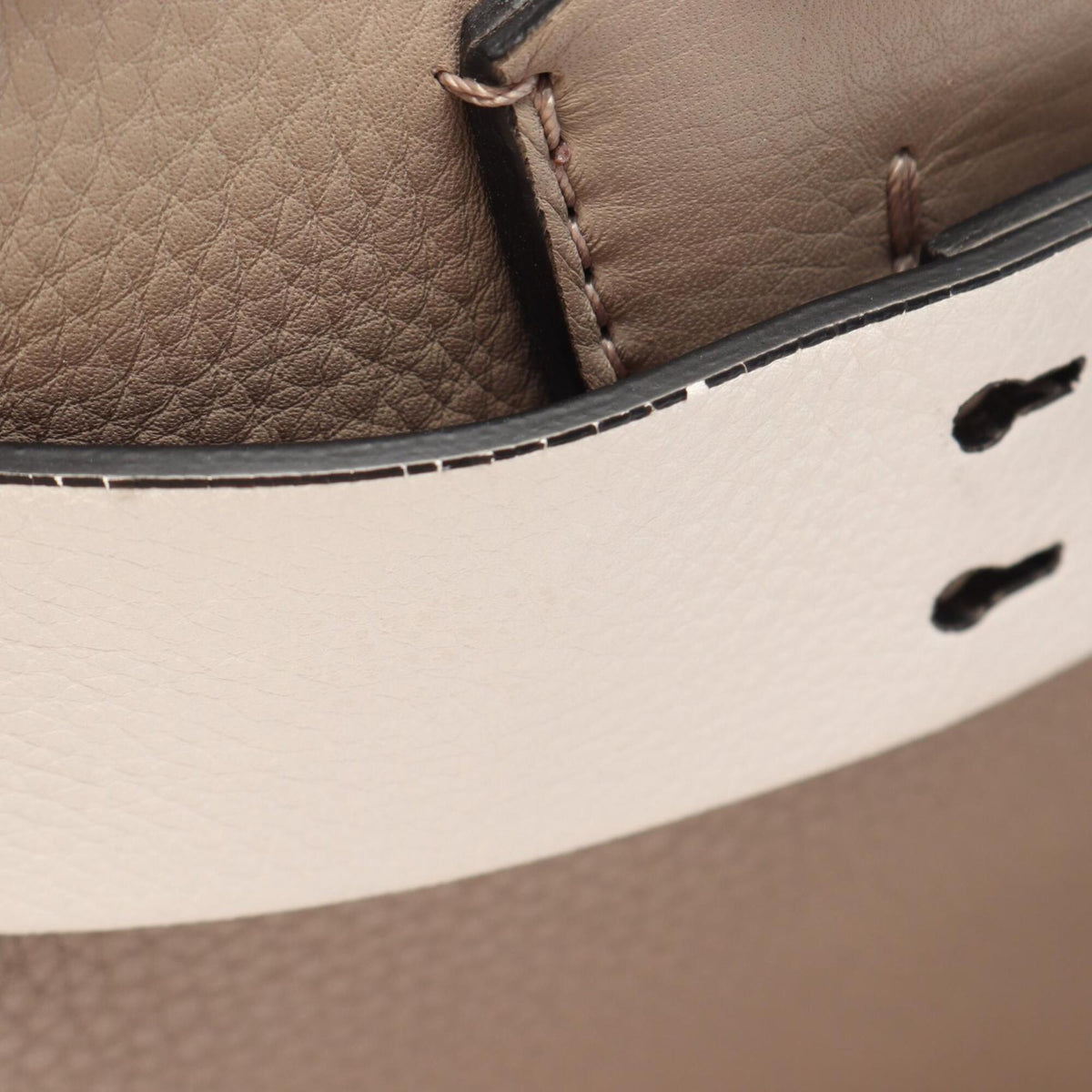 Burberry Beige White Leather Handbag (Pre-Owned)