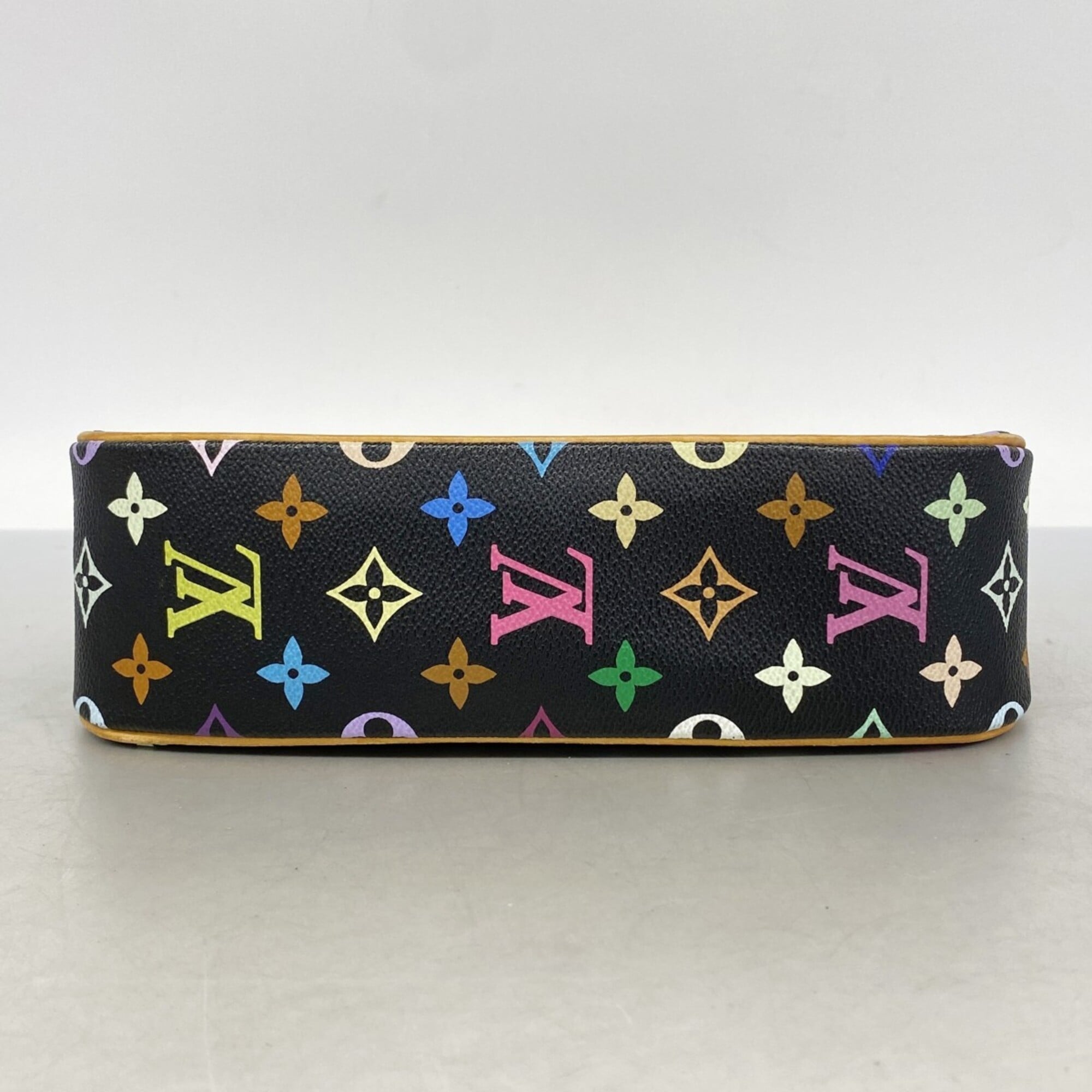 Louis Vuitton Noir Shoulder Bag (Pre-Owned)