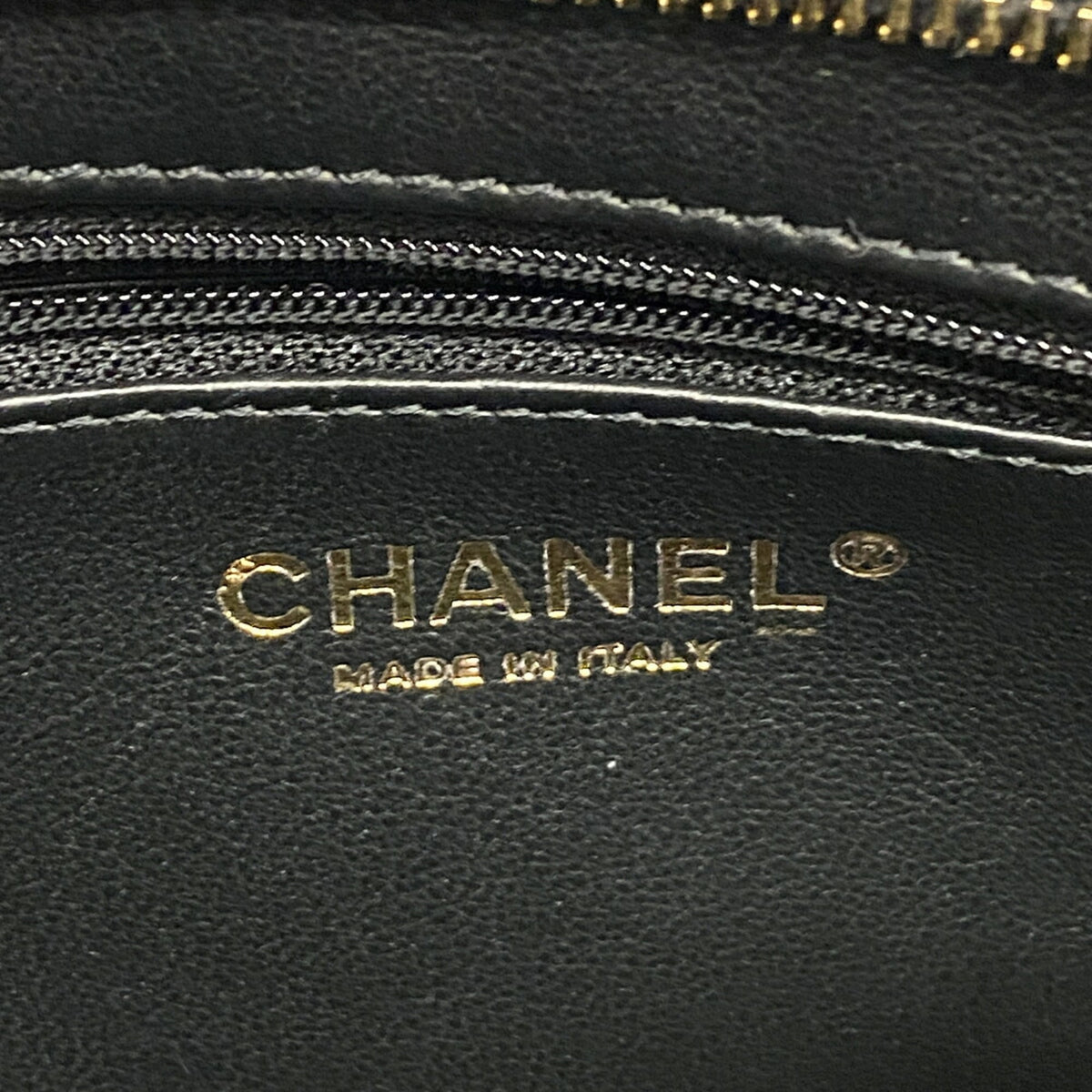 Chanel Black Grained Calfskin Tote Bag (Pre-Owned)