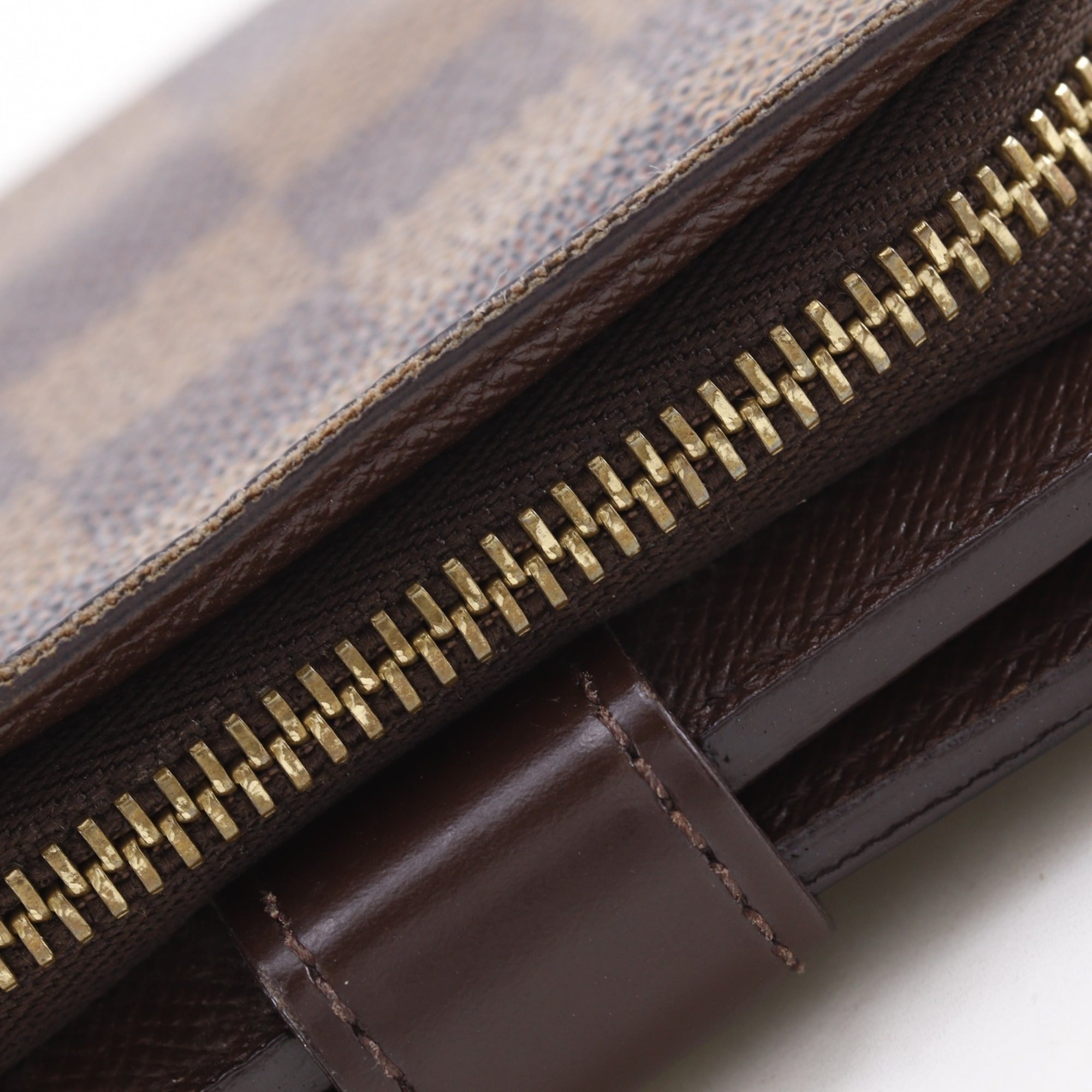 Louis Vuitton Brown Damier Canvas Wallet (Bi-Fold) (Pre-Owned)