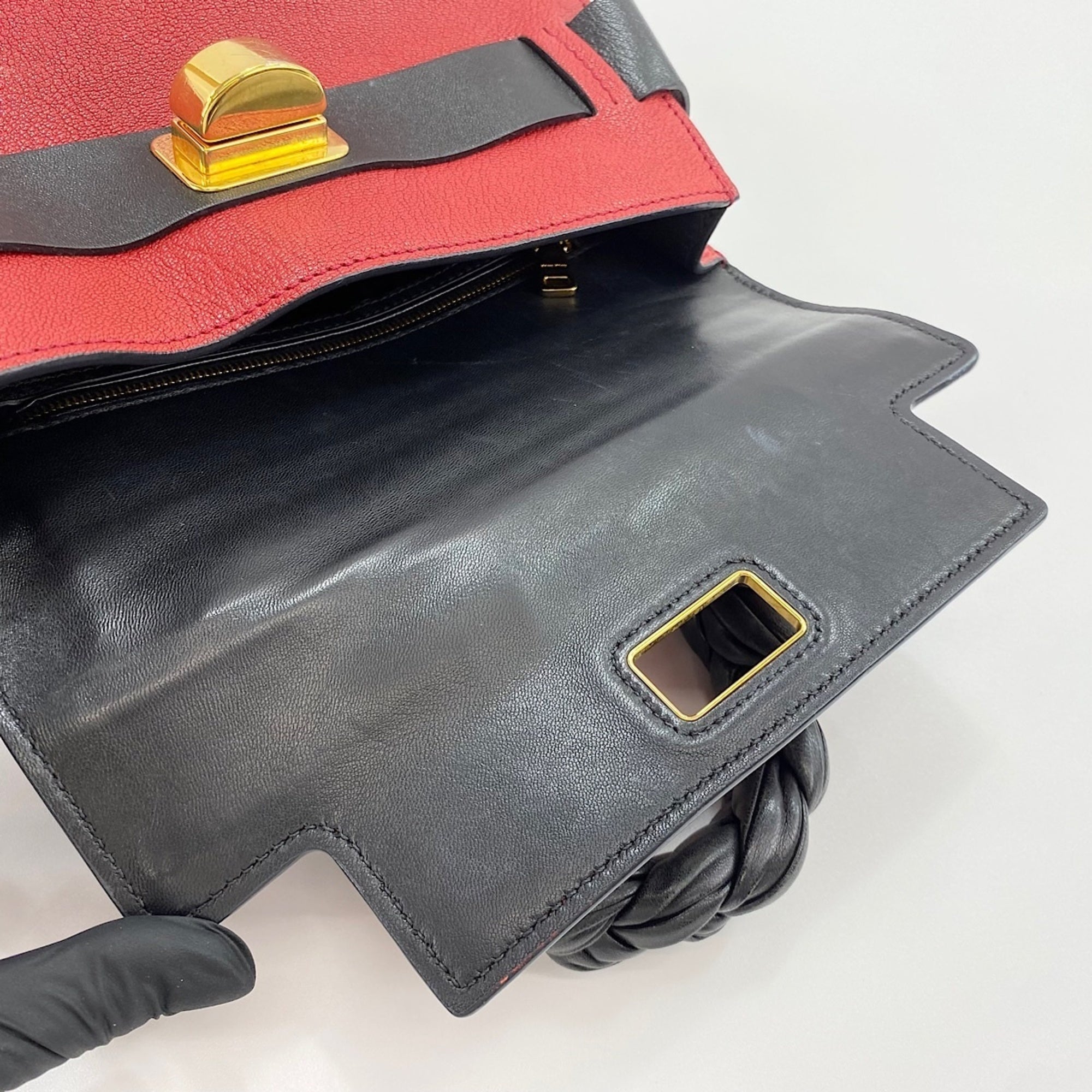 Miu Miu Red Color Handbag (Pre-Owned)