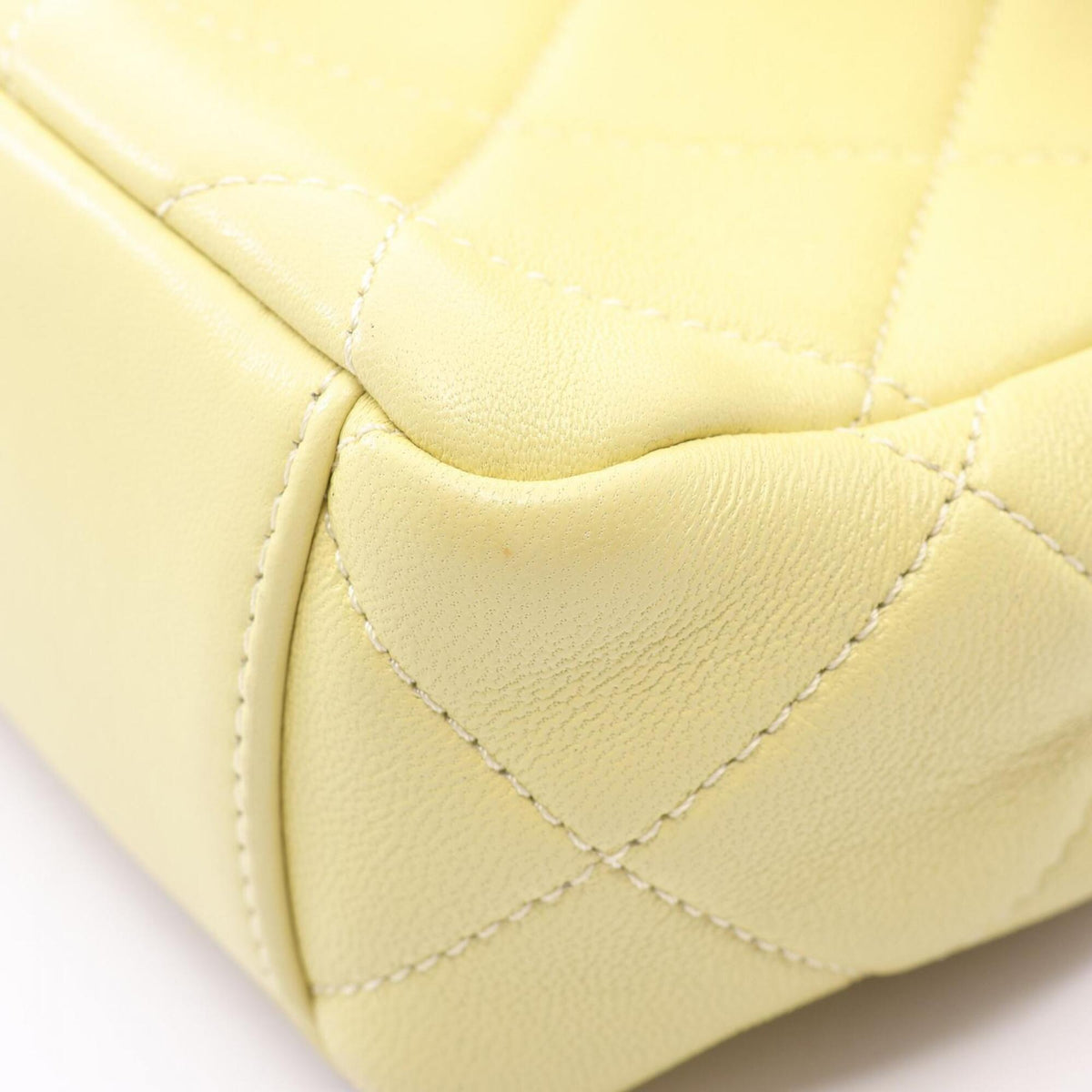 Chanel Yellow Leather Handbag Shoulder Bag (Pre-Owned)
