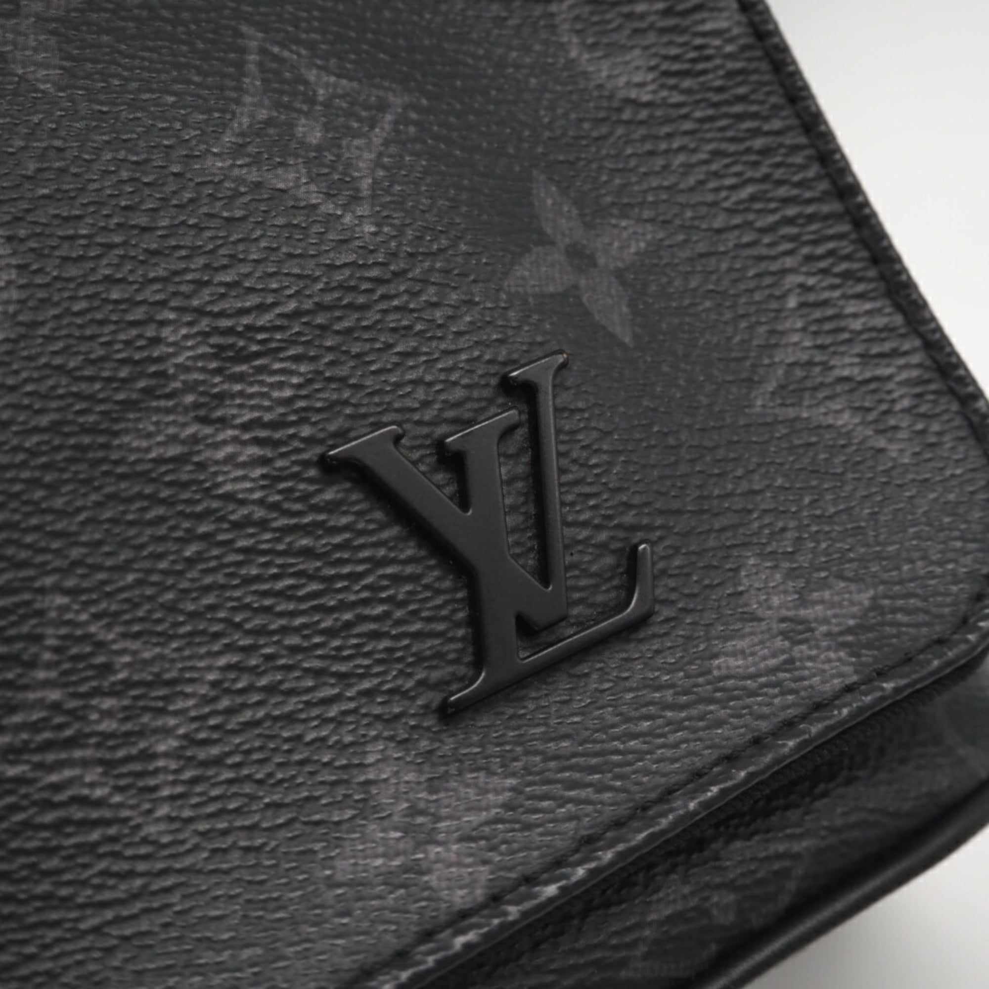 Louis Vuitton Gray Coated Canvas Shoulder Bag (Pre-Owned)