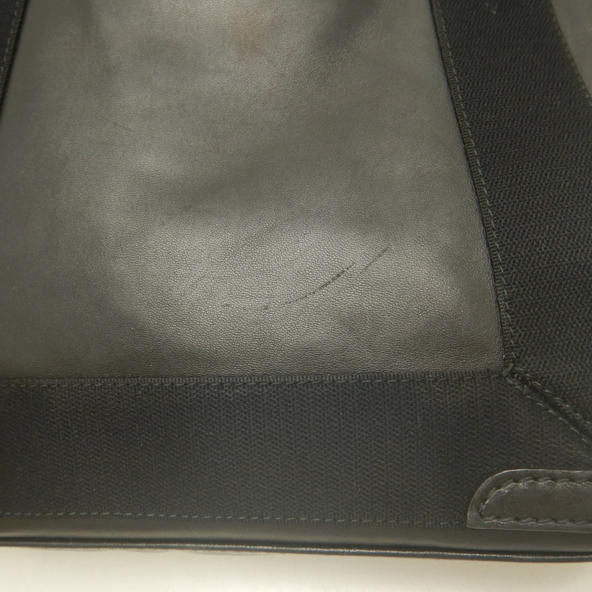 Balenciaga Black Leather Handbag Pouch (Pre-Owned)