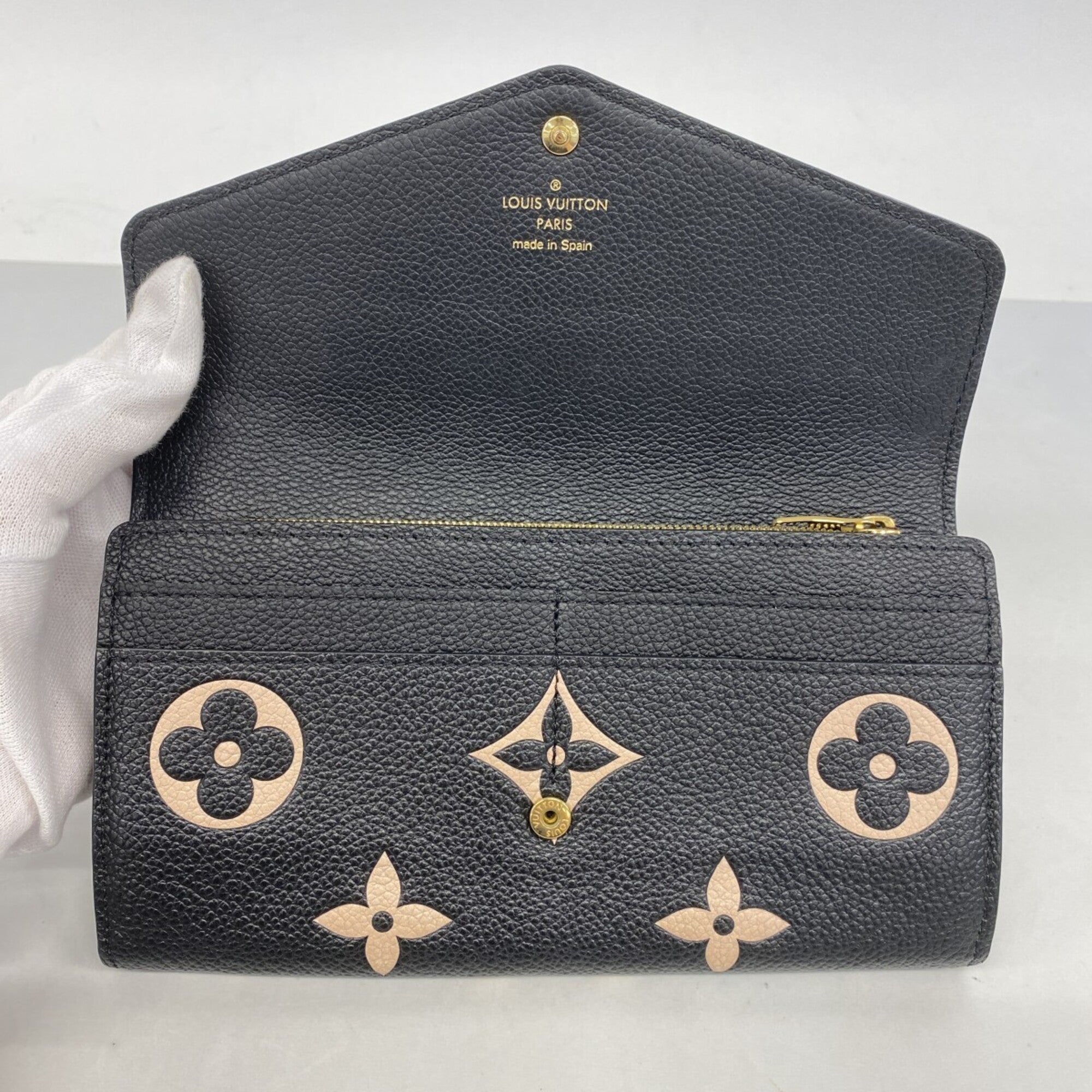 Louis Vuitton Beige Black Long Wallet (Bi-Fold) (Pre-Owned)