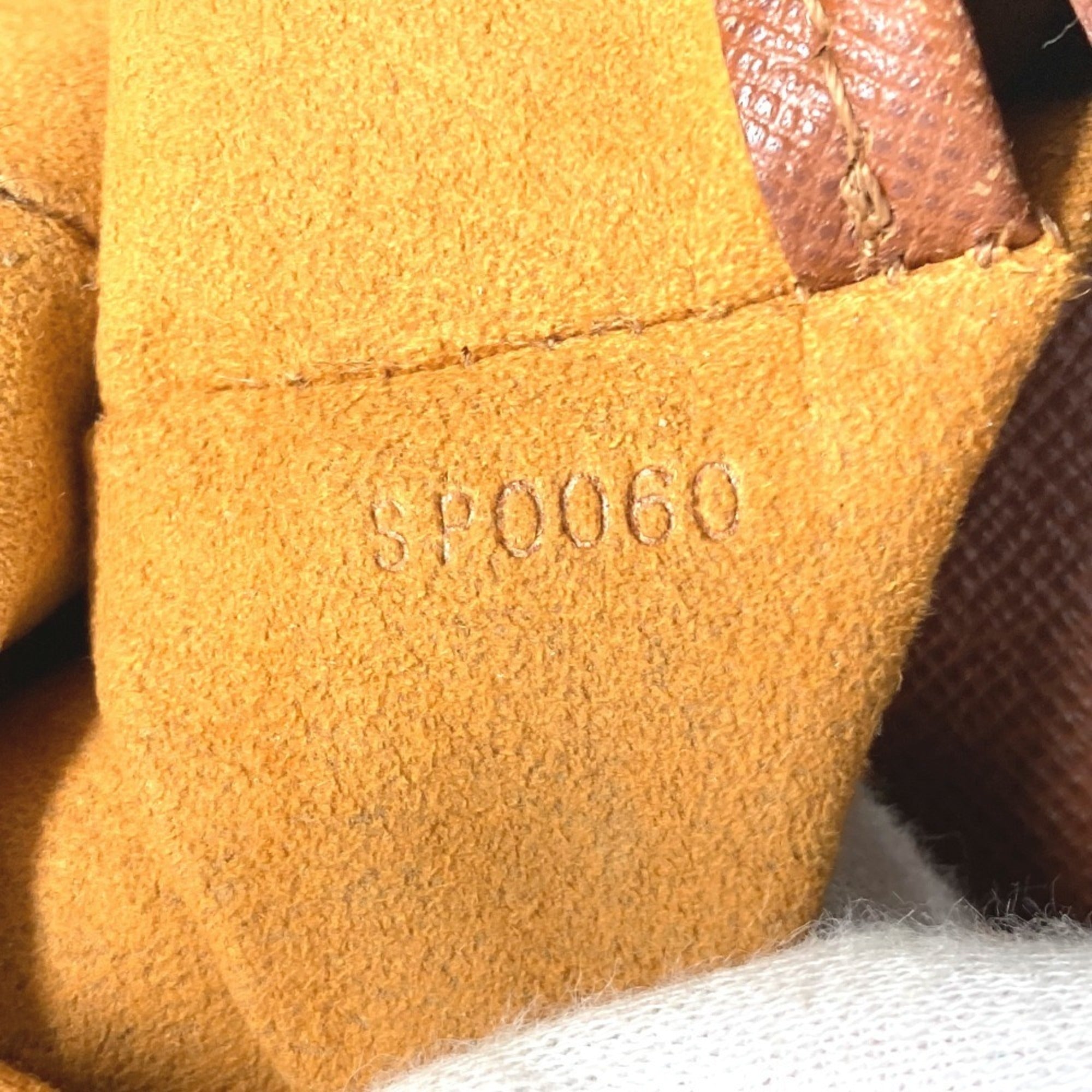 Louis Vuitton Brown Monogram Monogram Shoulder Bag (Pre-Owned)