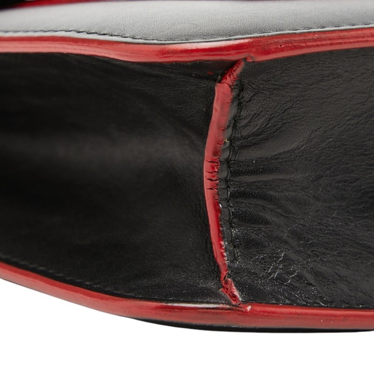 Bvlgari Black Red Color Leather Shoulder Bag (Pre-Owned)