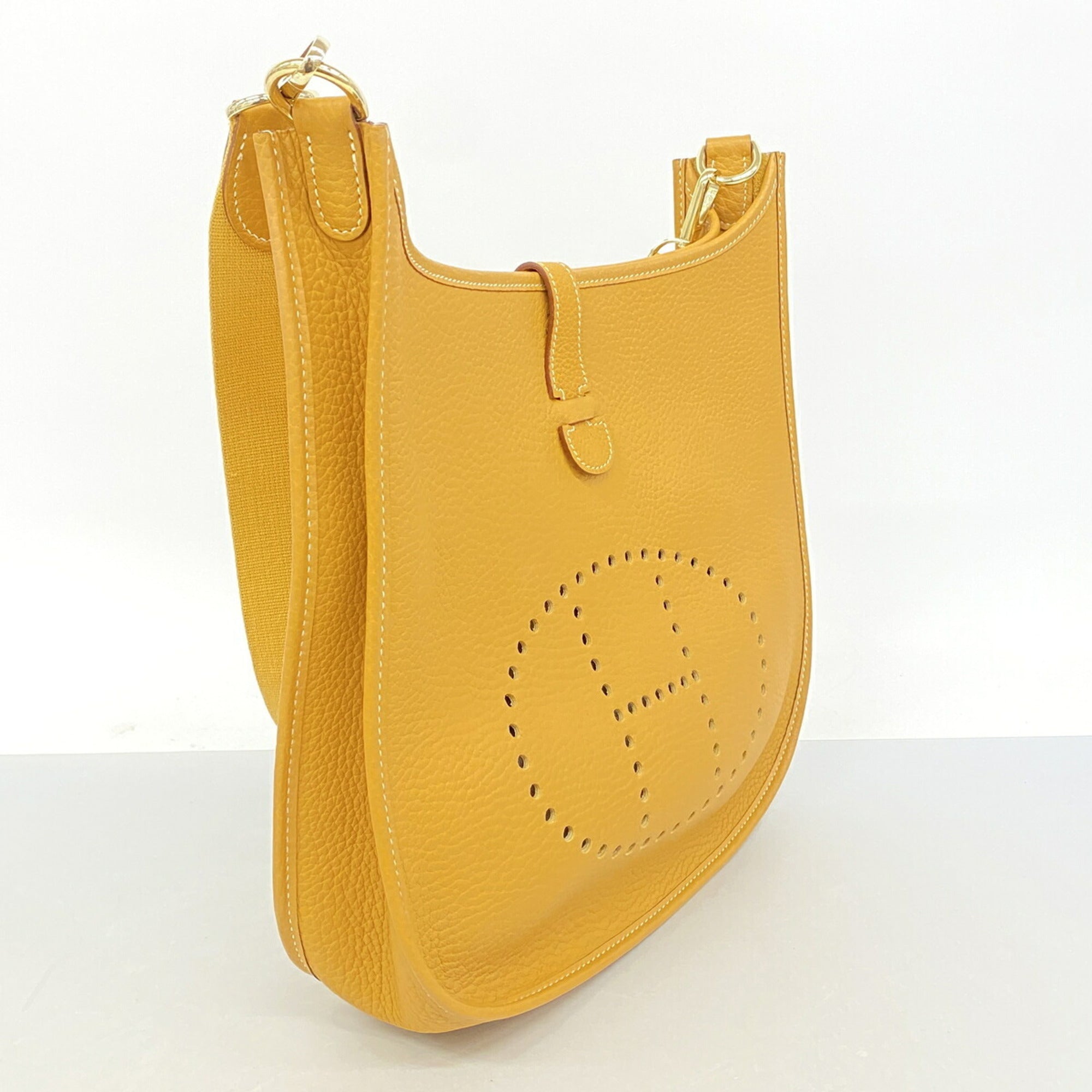Hermes Natural Ardennes Leather Shoulder Bag (Pre-Owned)